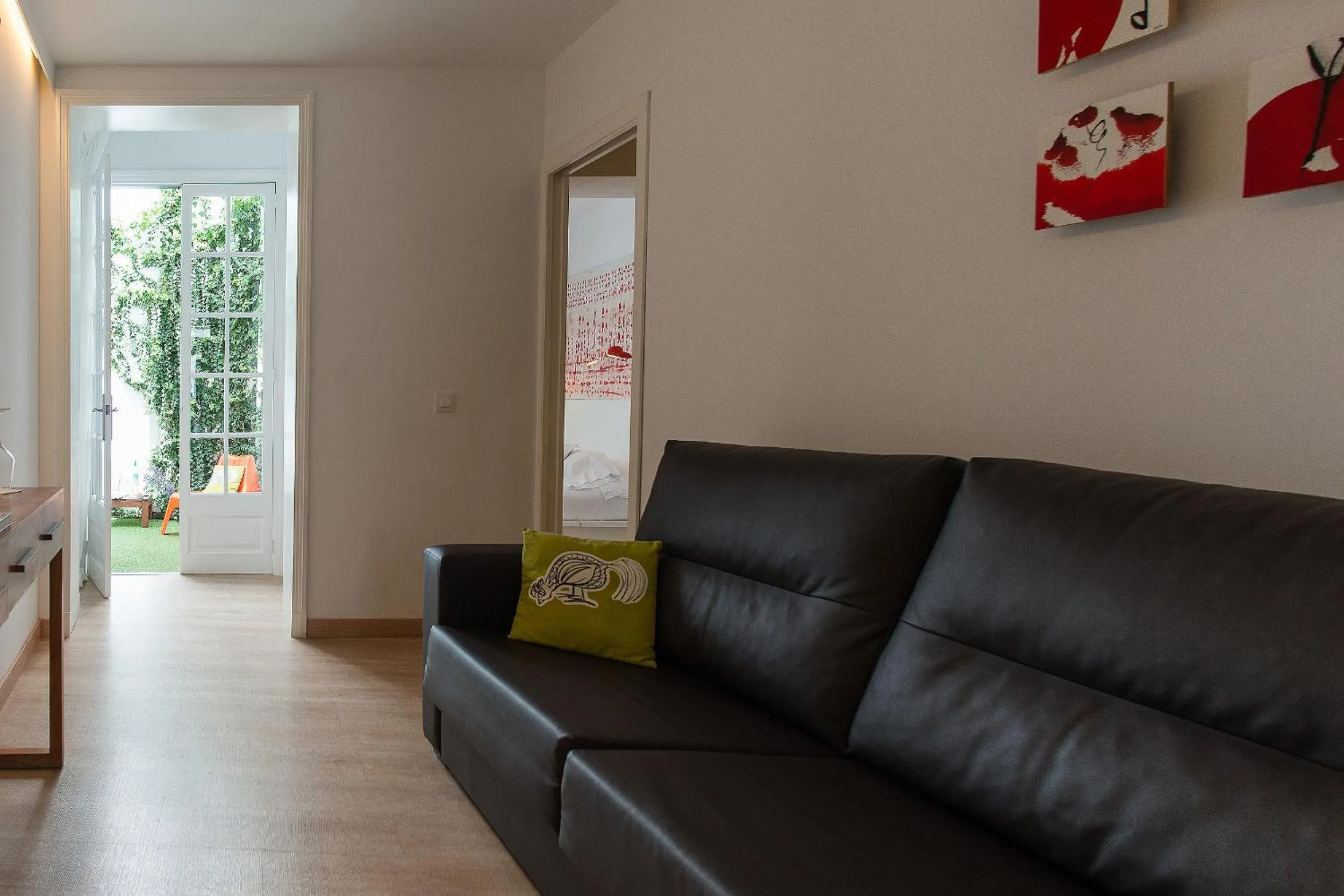 Living room in Cheap & Chic Hotel