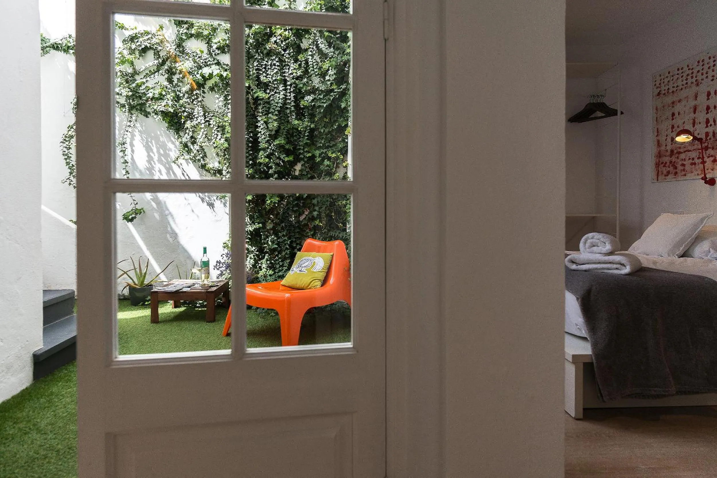 Bedroom, Bed in Cheap & Chic Hotel