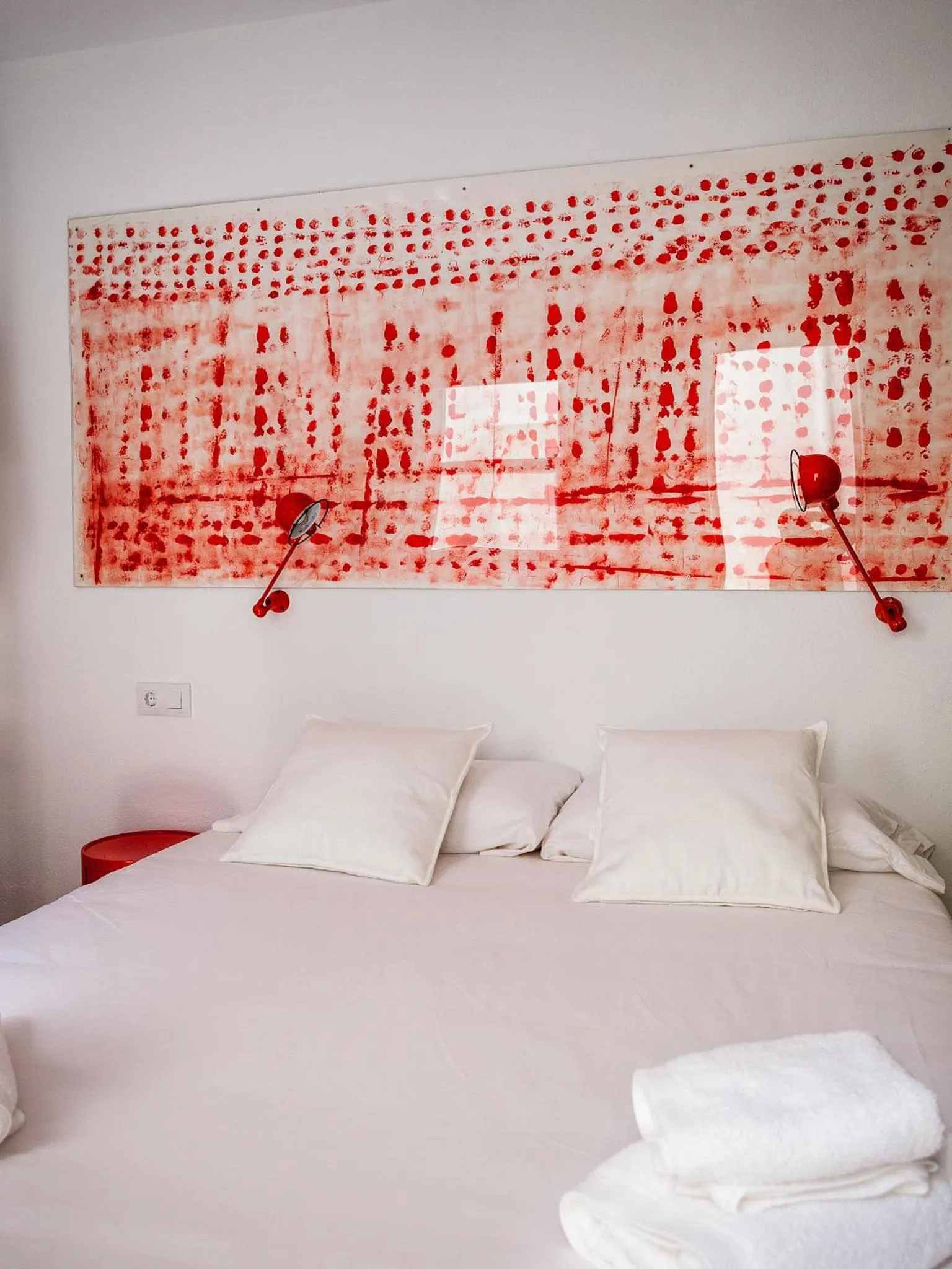 Bed in Cheap & Chic Hotel