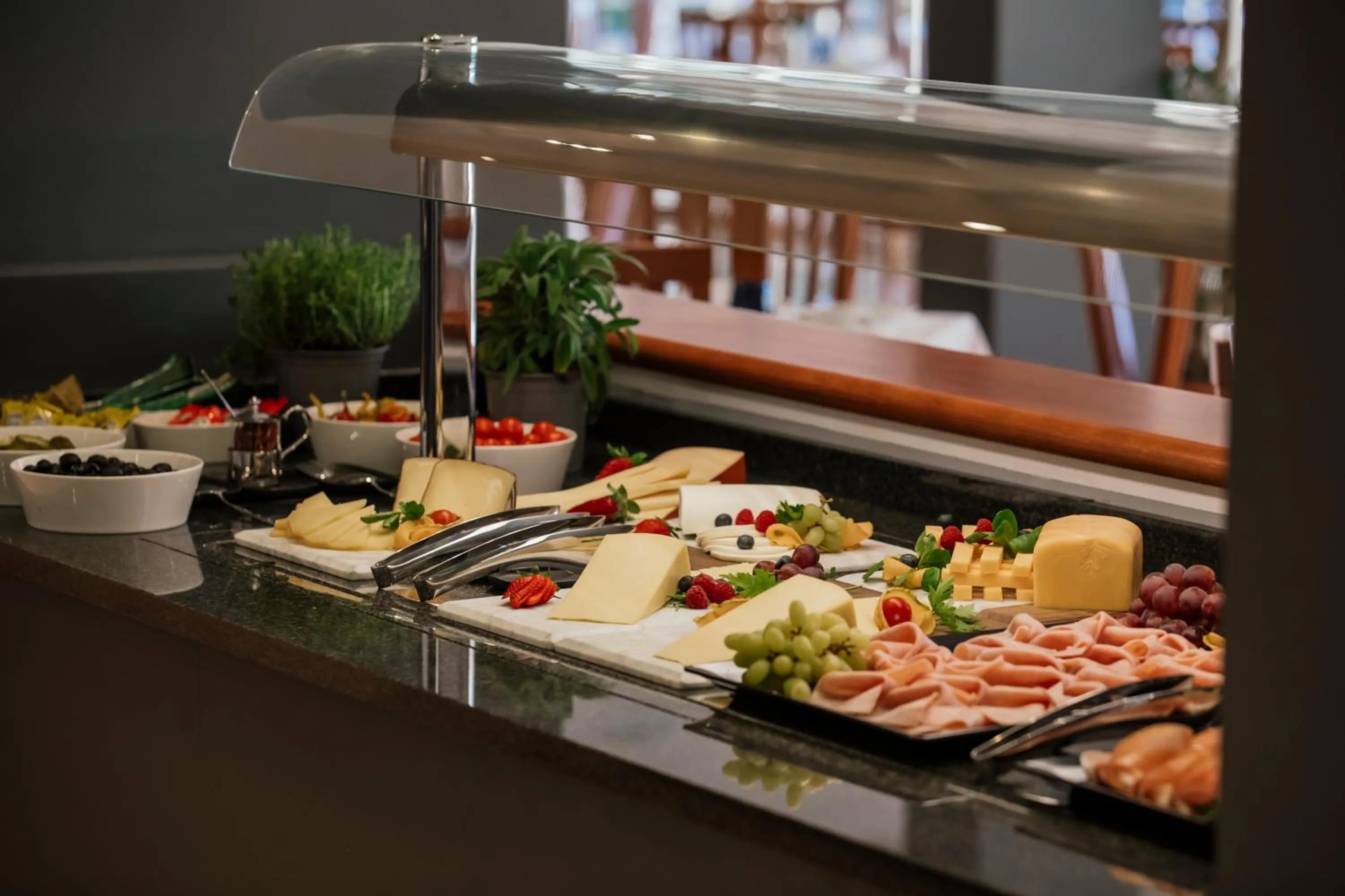 Food and drinks in MASLINICA Mimosa Lido Palace Hotel