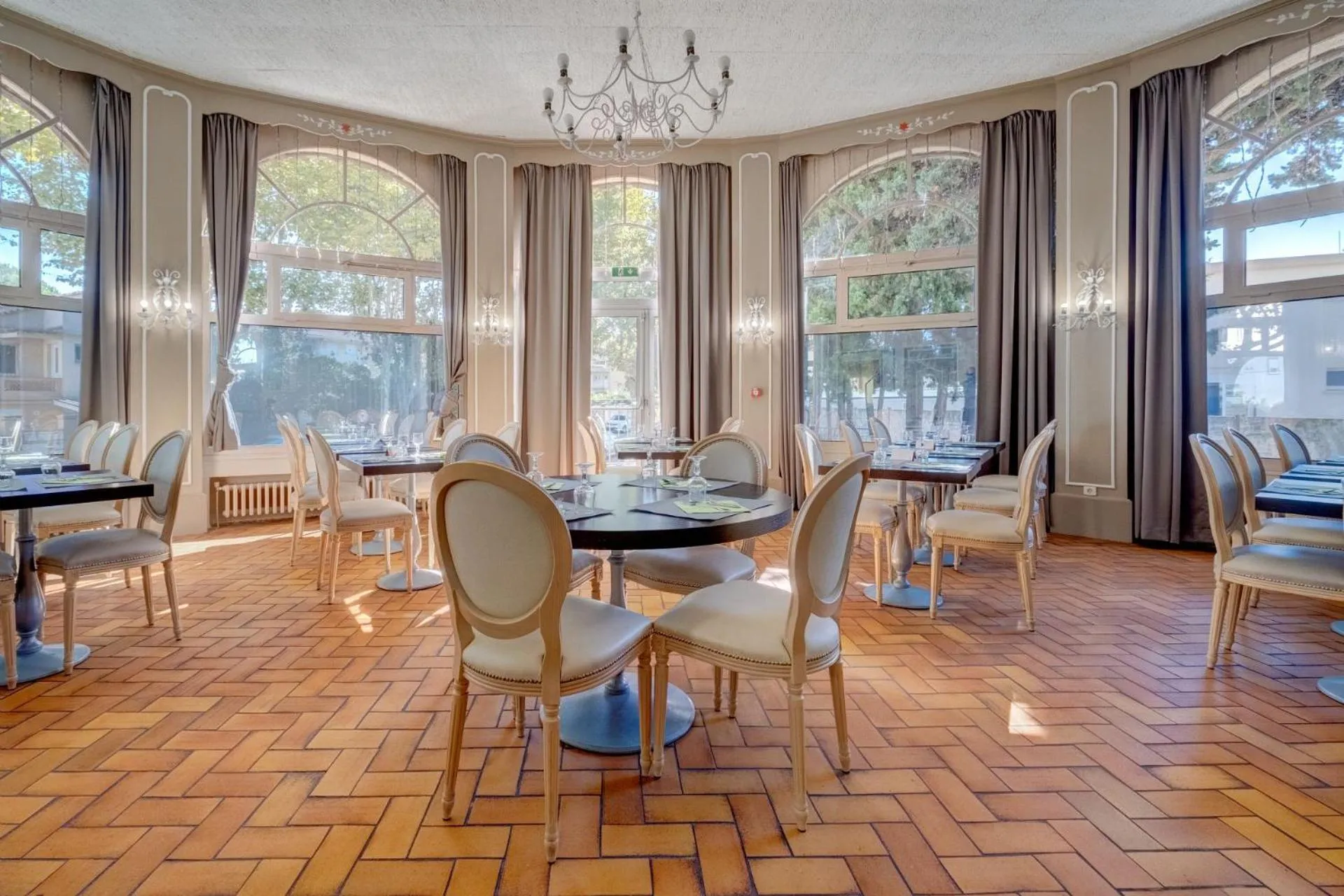 Restaurant/places to eat in Hôtel Miléade Méditerranée - Port-Fréjus