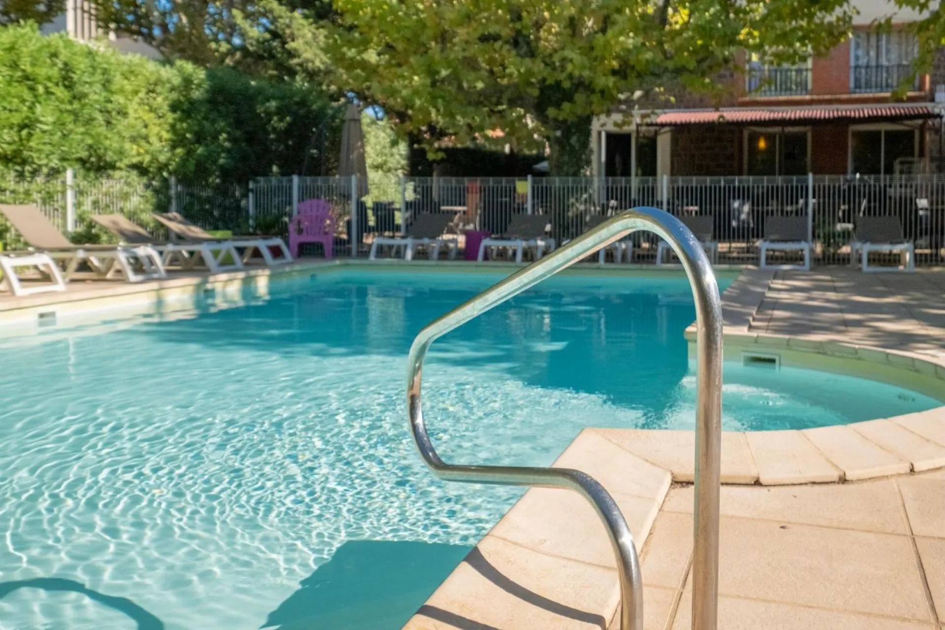 Swimming pool in Hôtel Miléade Méditerranée - Port-Fréjus