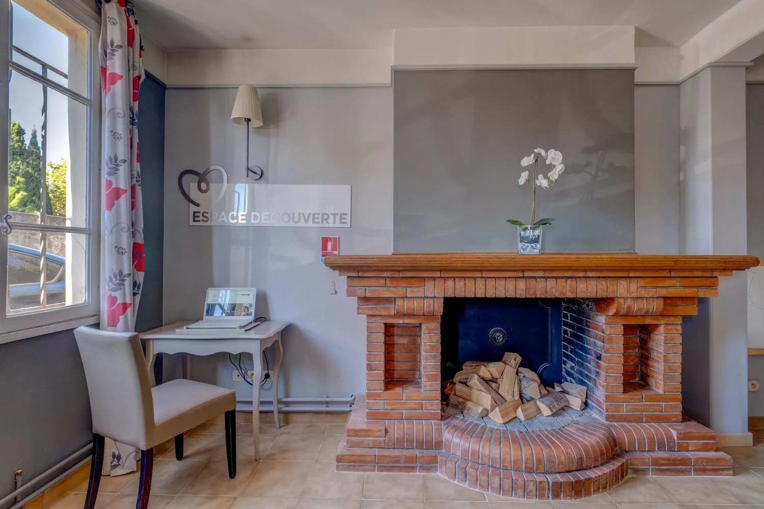 Seating area in Hôtel Miléade Méditerranée - Port-Fréjus