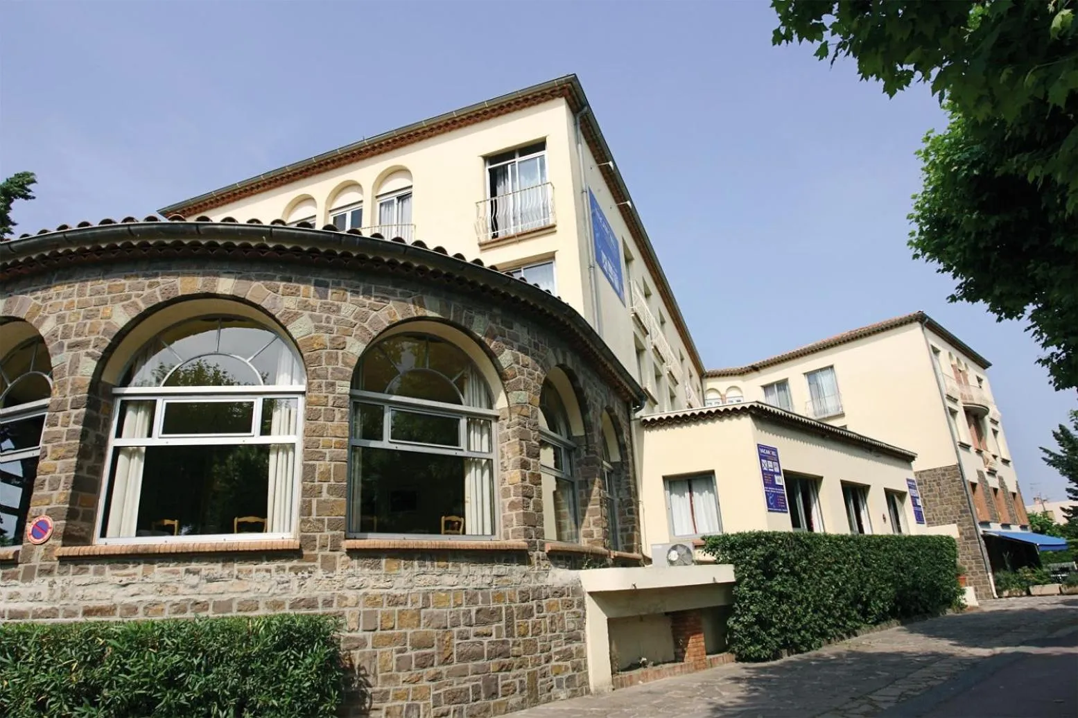 Property building in Hôtel Miléade Méditerranée - Port-Fréjus