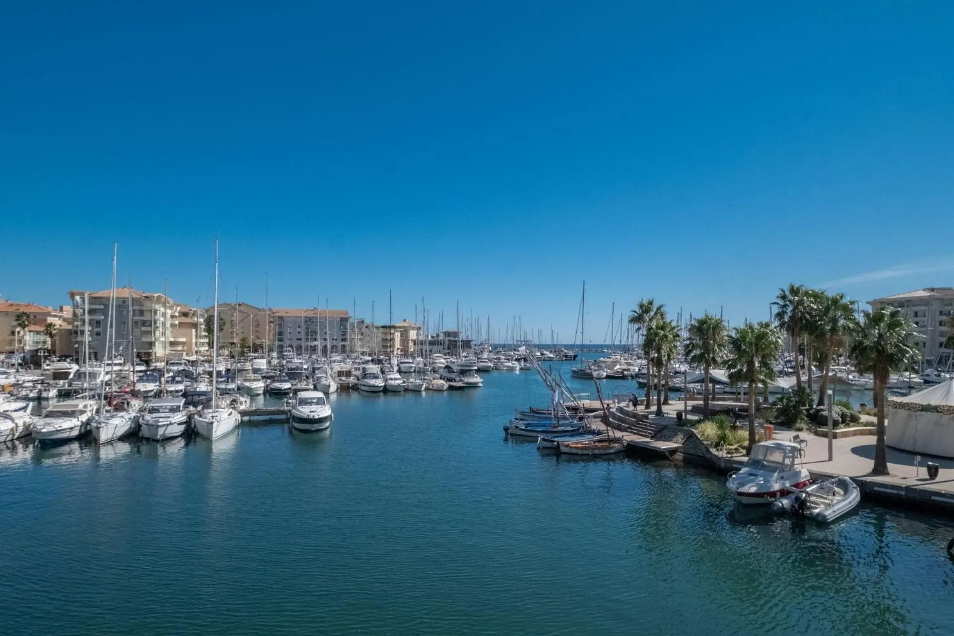 Neighbourhood in Hôtel Miléade Méditerranée - Port-Fréjus