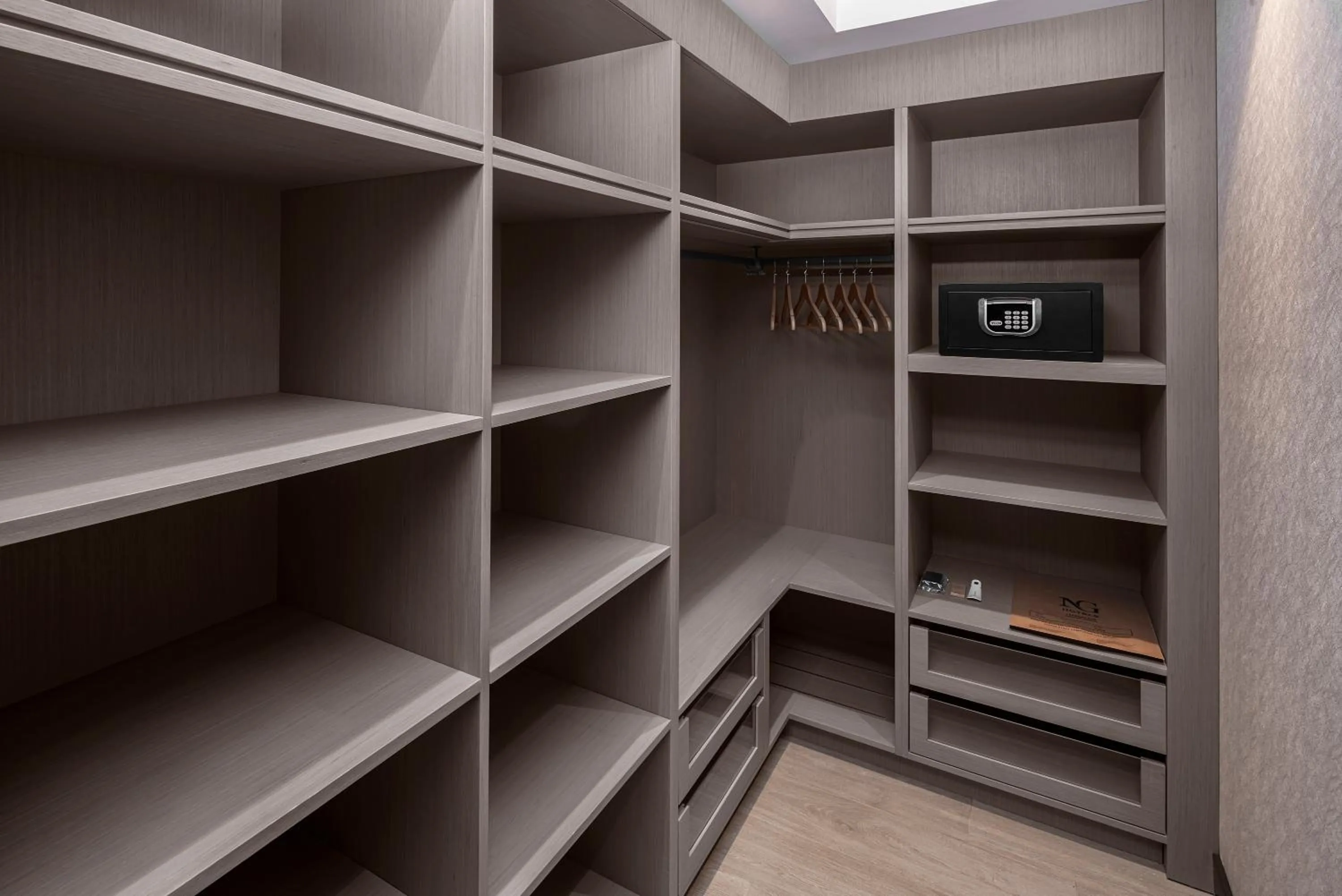 wardrobe in NG Phaselis Bay