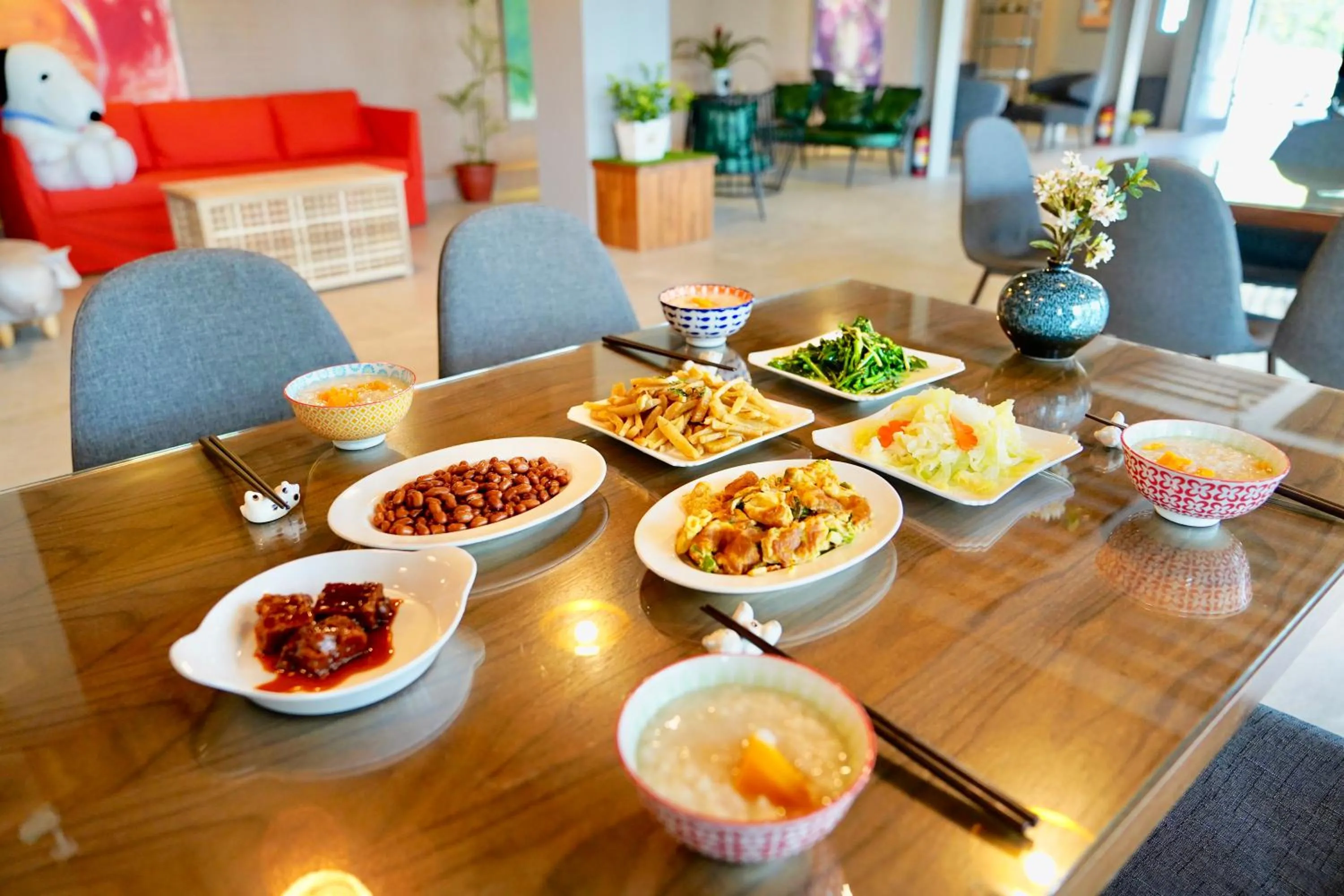 Restaurant/places to eat in MTNY Hotel