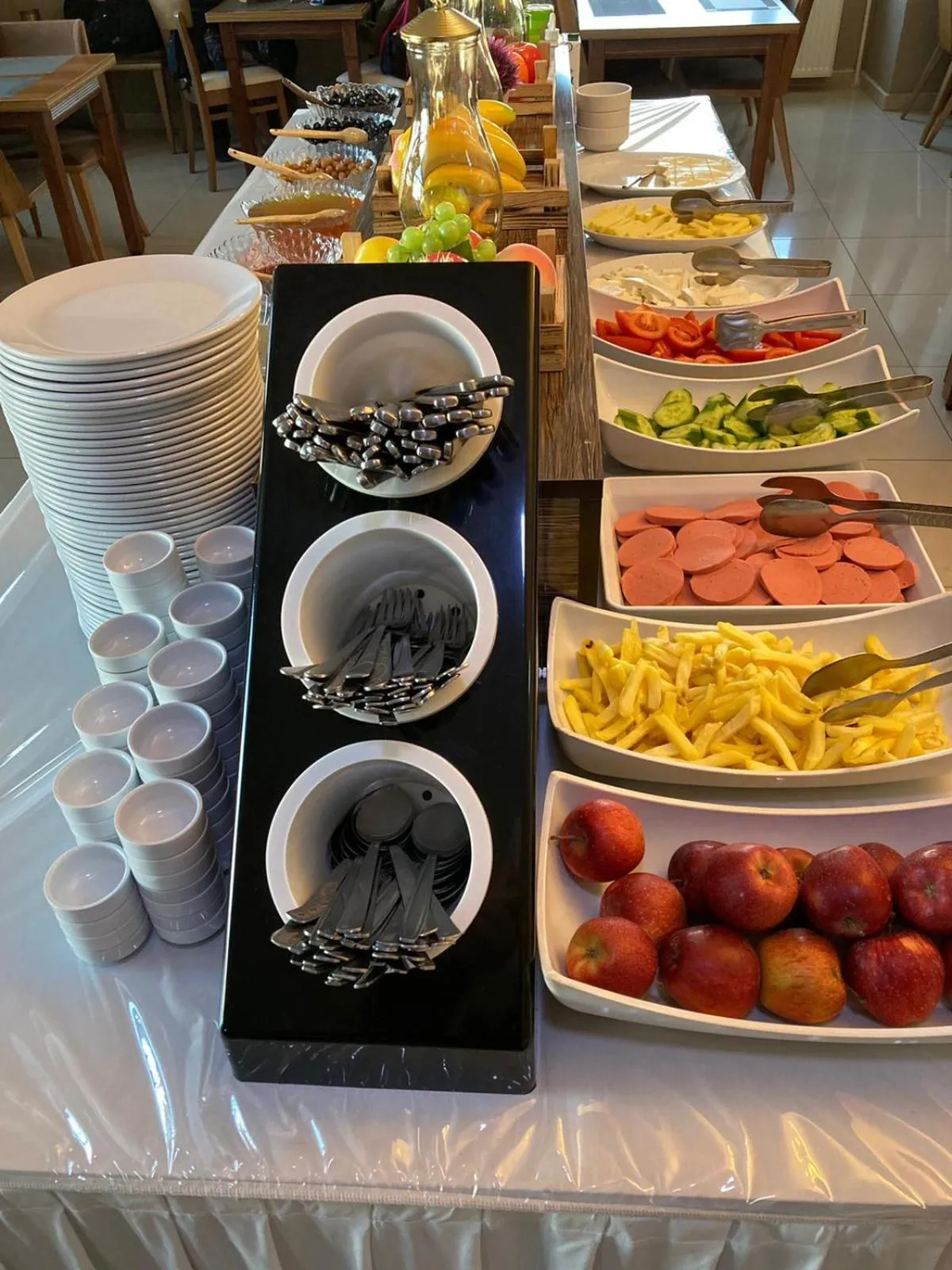 Food and drinks in Hotel Kent Ani