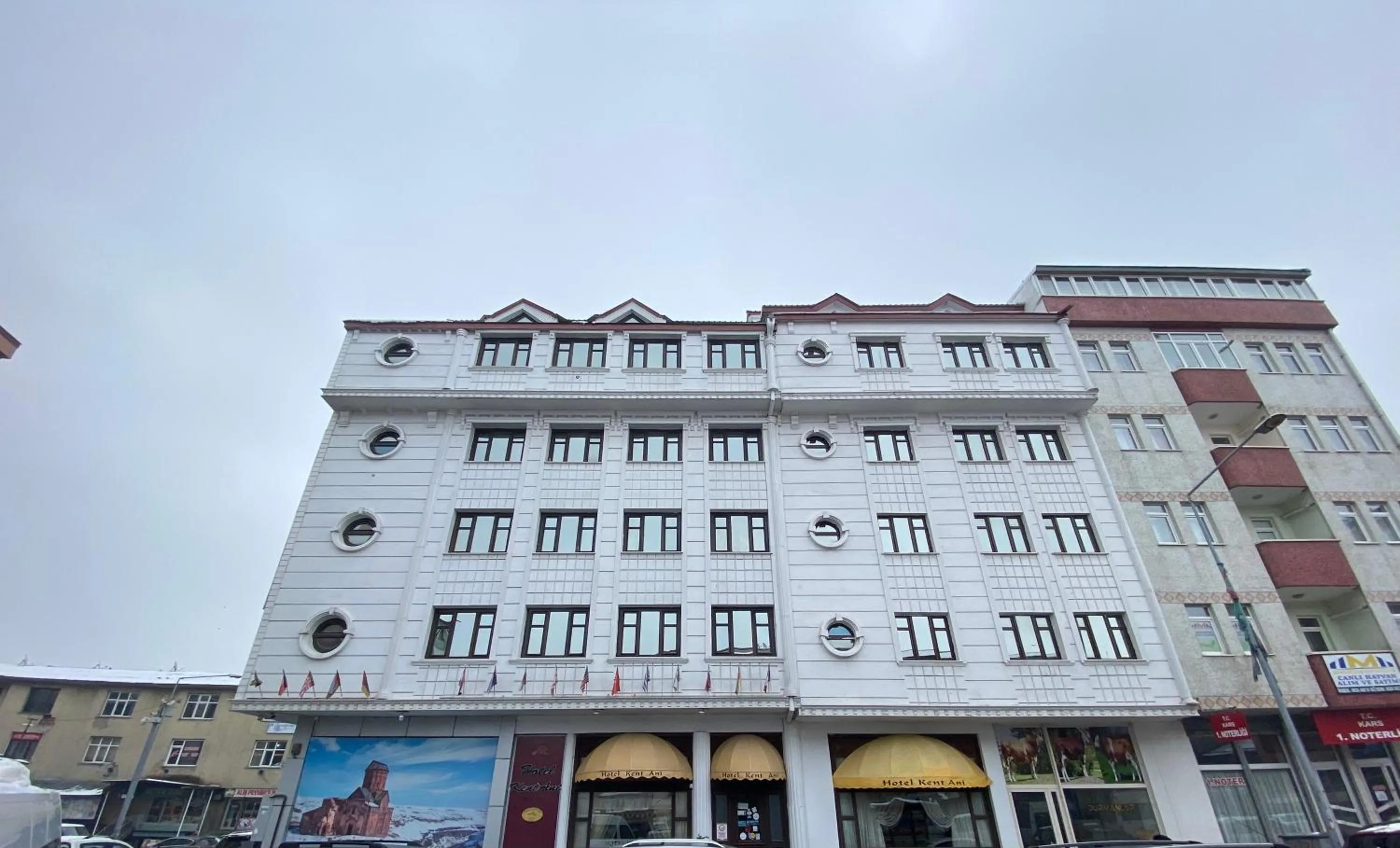 Property building in Hotel Kent Ani