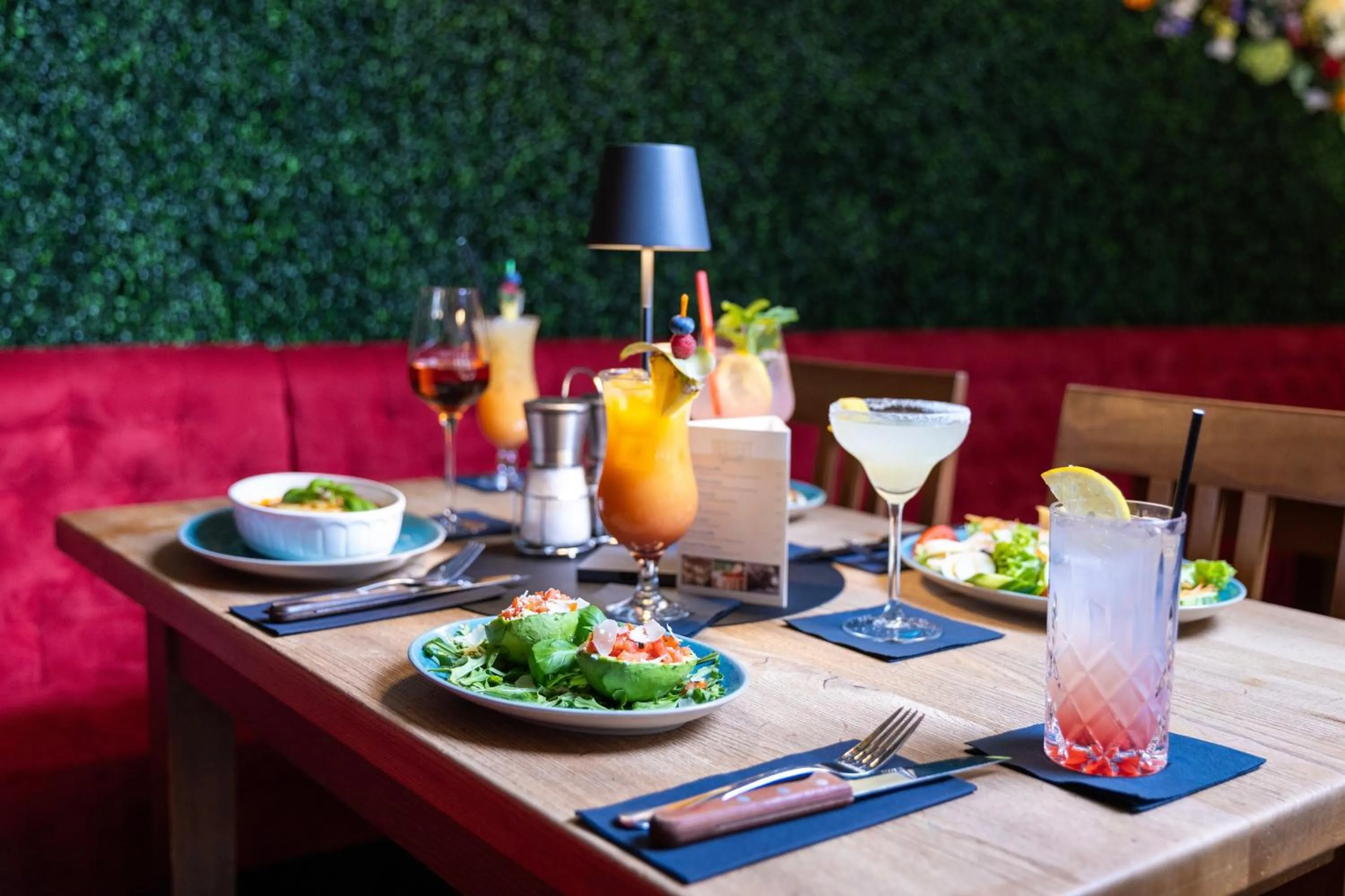 Restaurant/places to eat in Abasto Hotel & Spa Maisach