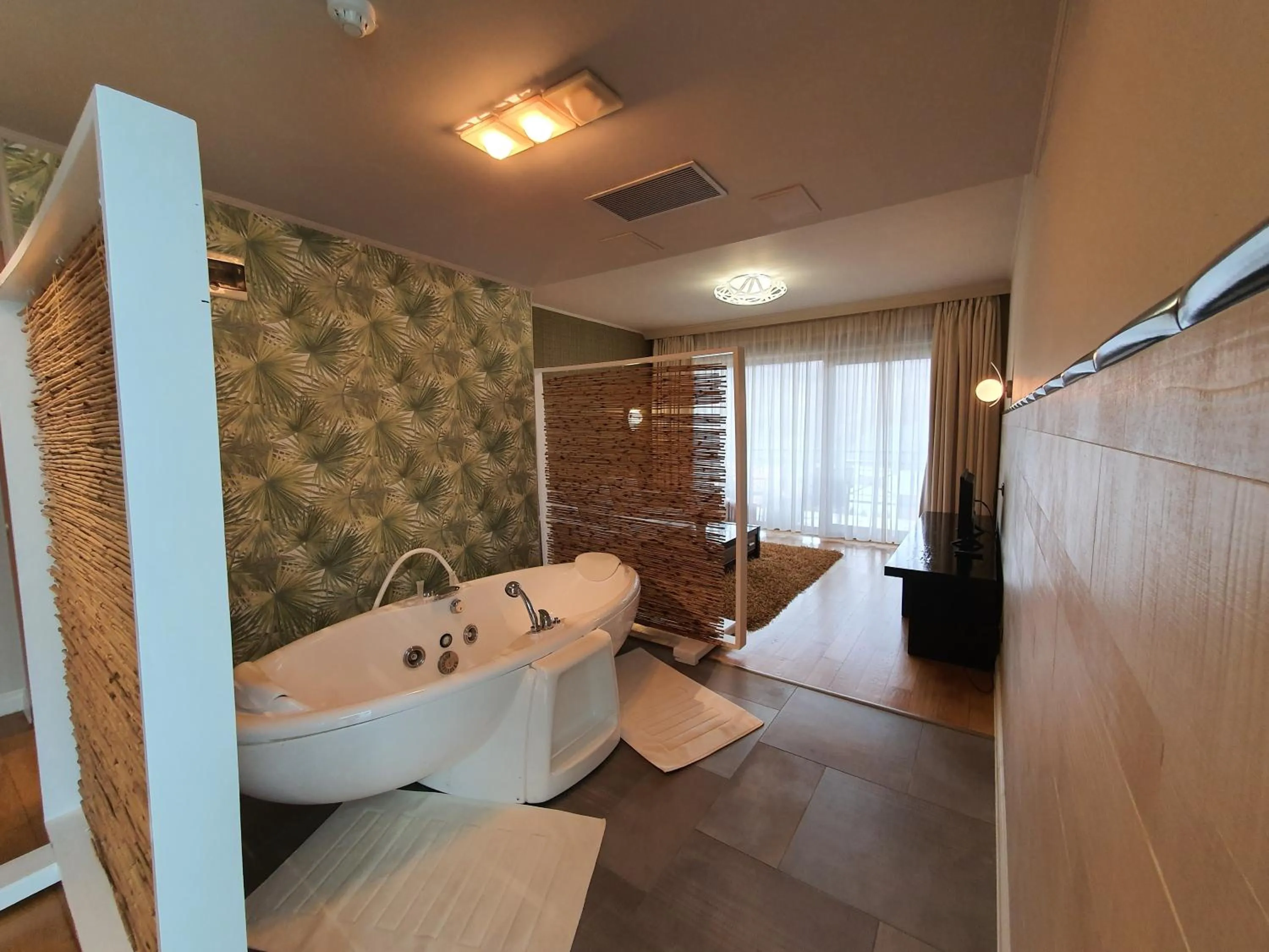 Public Bath in Hotel Sunny Hill