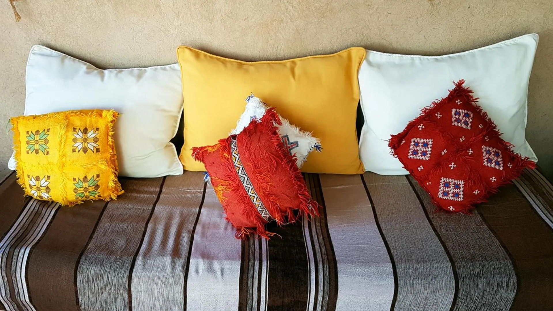 Seating area, Bed in Riad Gallery 49 & Spa