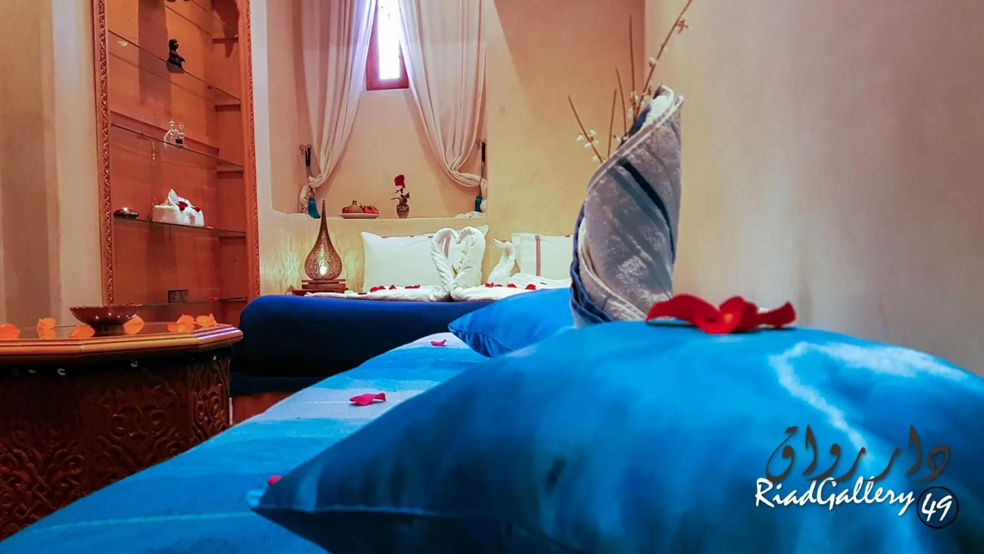 Bedroom, Bed in Riad Gallery 49 & Spa