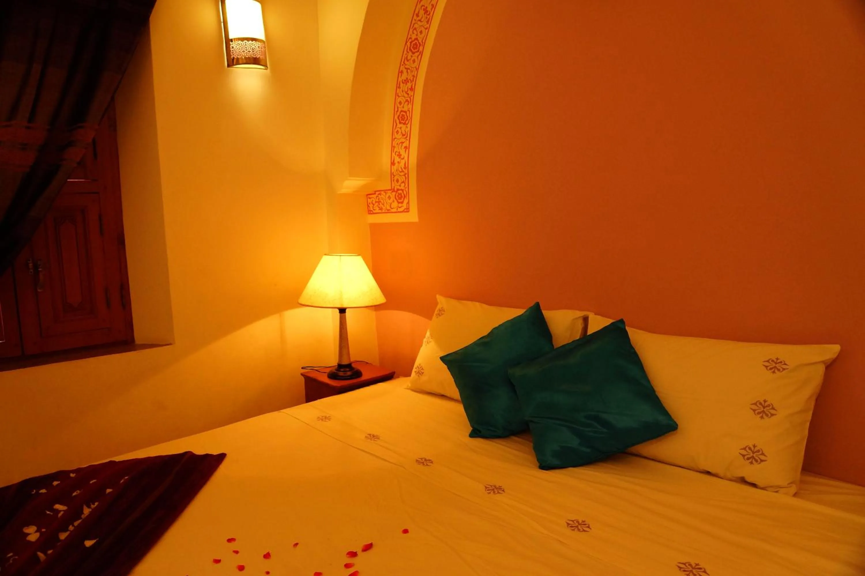 Bed in Riad Gallery 49 & Spa