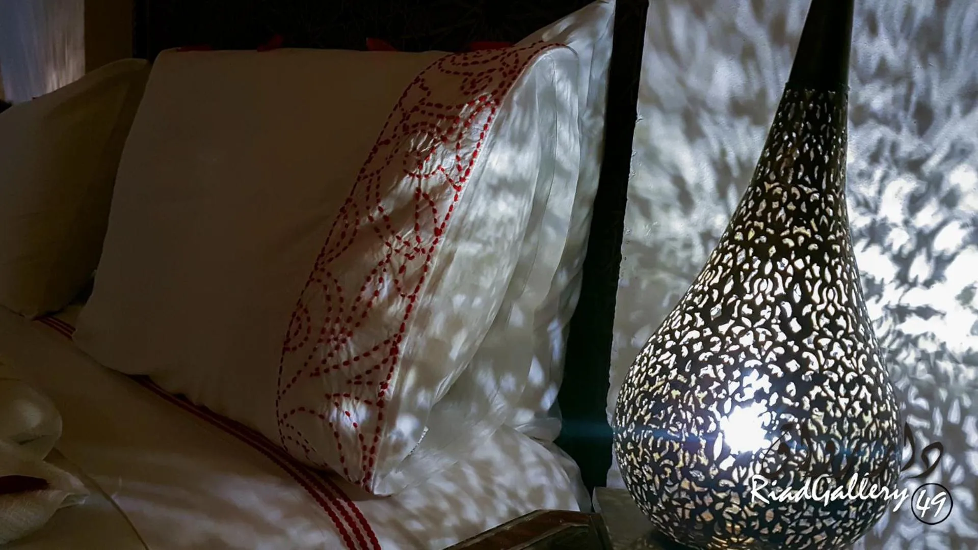Bed in Riad Gallery 49 & Spa