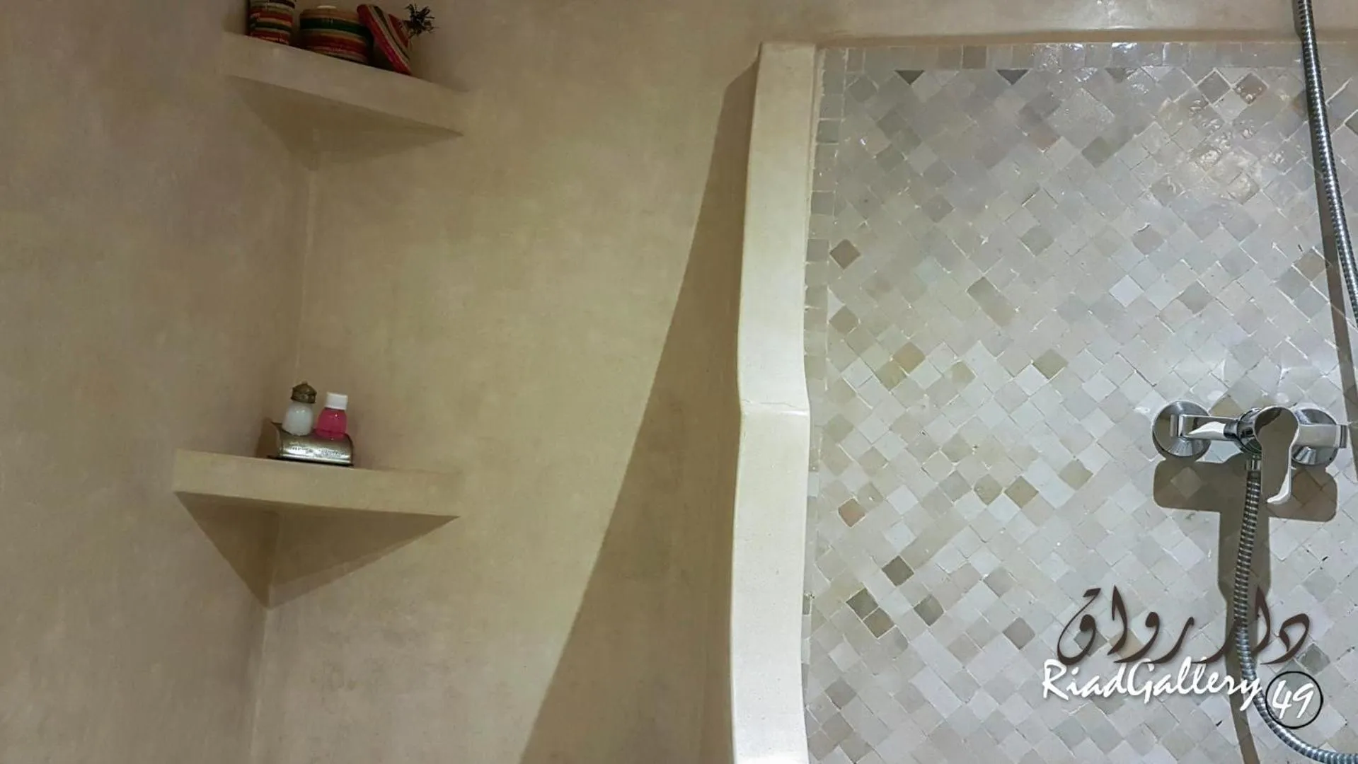 Bathroom in Riad Gallery 49 & Spa