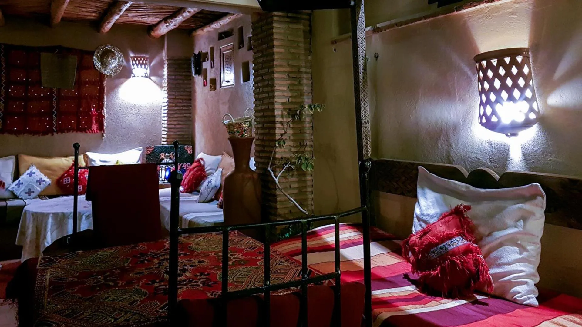 Balcony/Terrace, Bed in Riad Gallery 49 & Spa