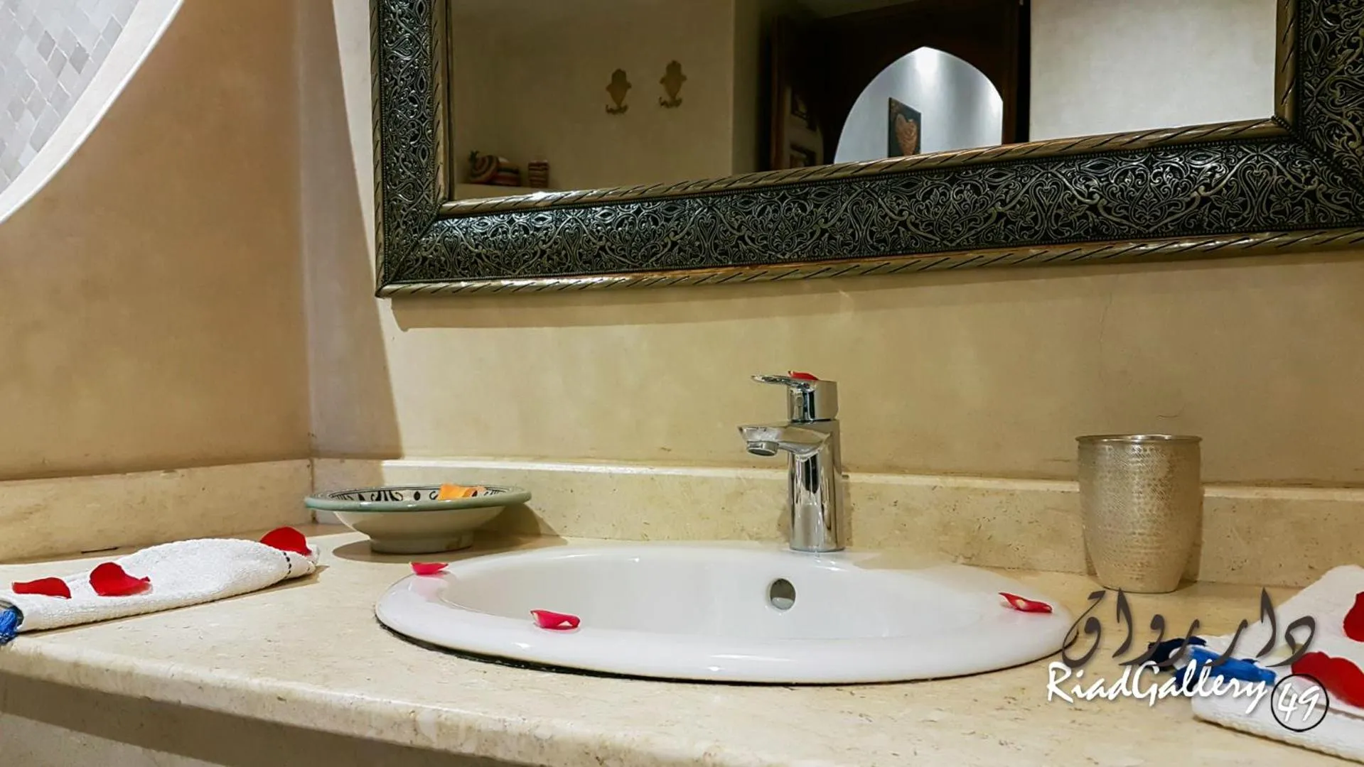 Bathroom in Riad Gallery 49 & Spa