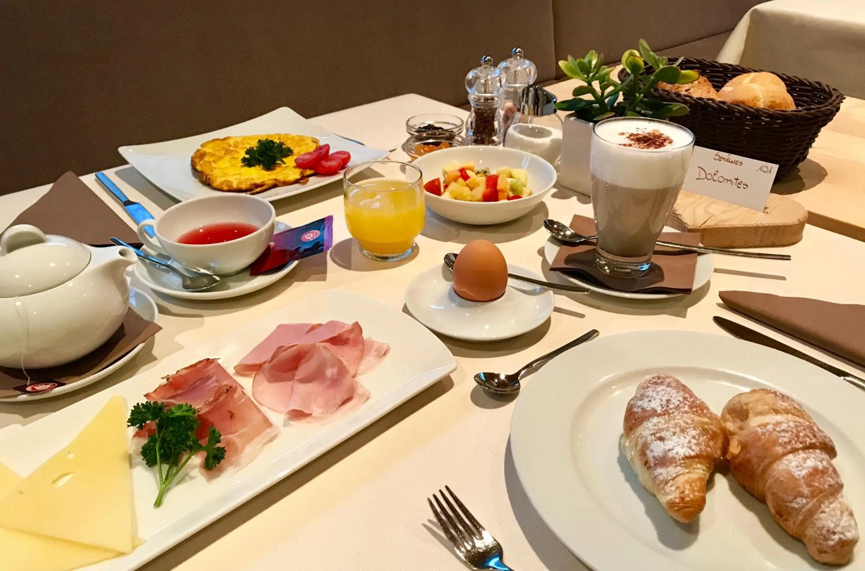 Breakfast in Hotel Arnaria