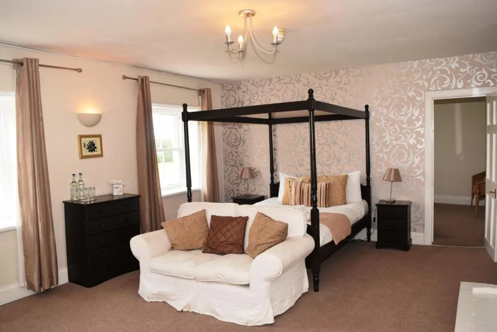 Photo of the whole room, Seating Area in The Clock House