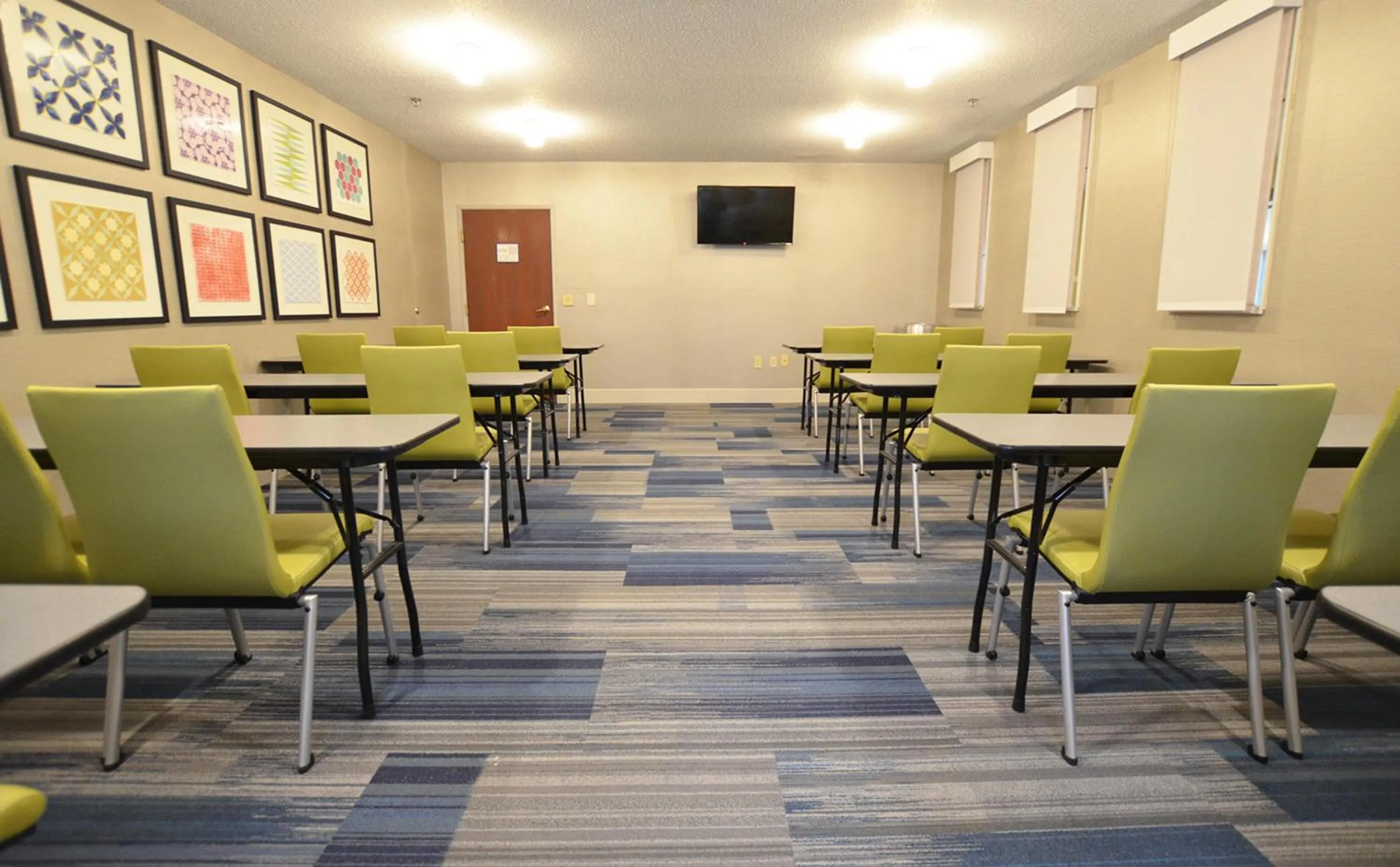 Meeting/conference room in Holiday Inn Express Pittsburgh-Bridgeville by IHG