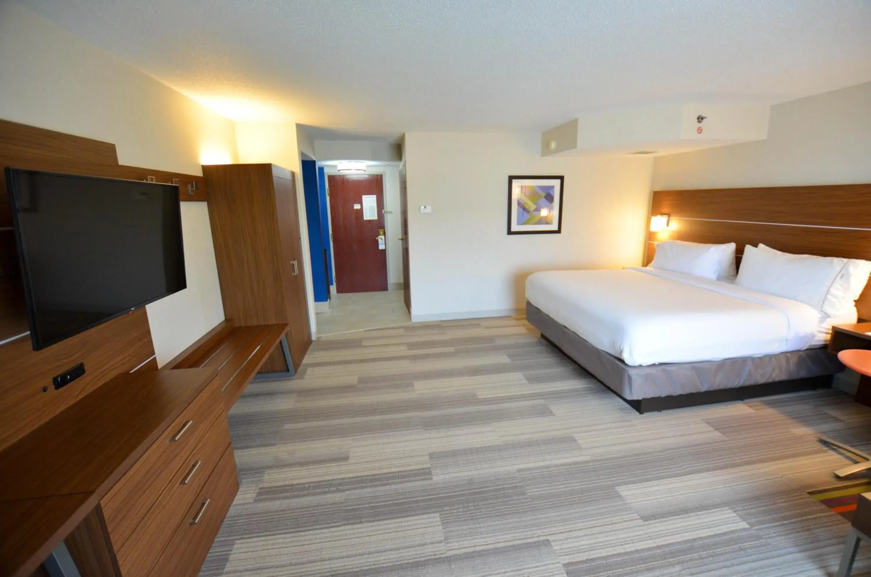 Standard King Room in Holiday Inn Express Pittsburgh-Bridgeville by IHG Standard King Room in Holiday Inn Express Pittsburgh-Bridgeville by IHG
