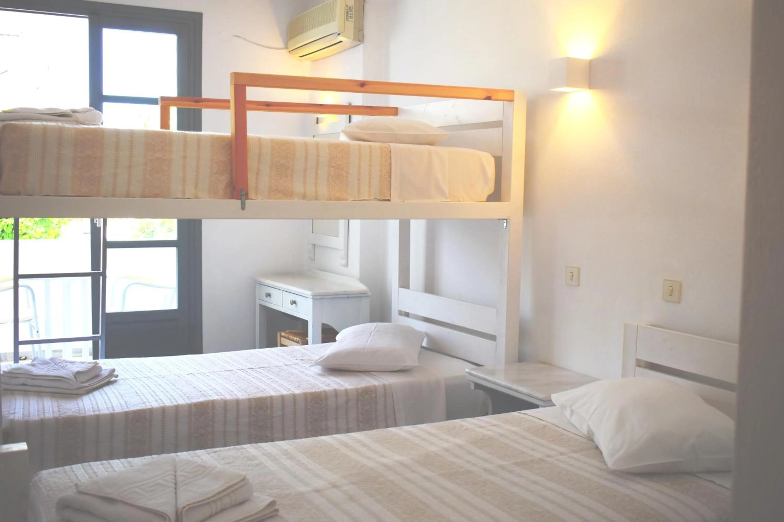 bunk bed, Bed in Polos Hotel Paros