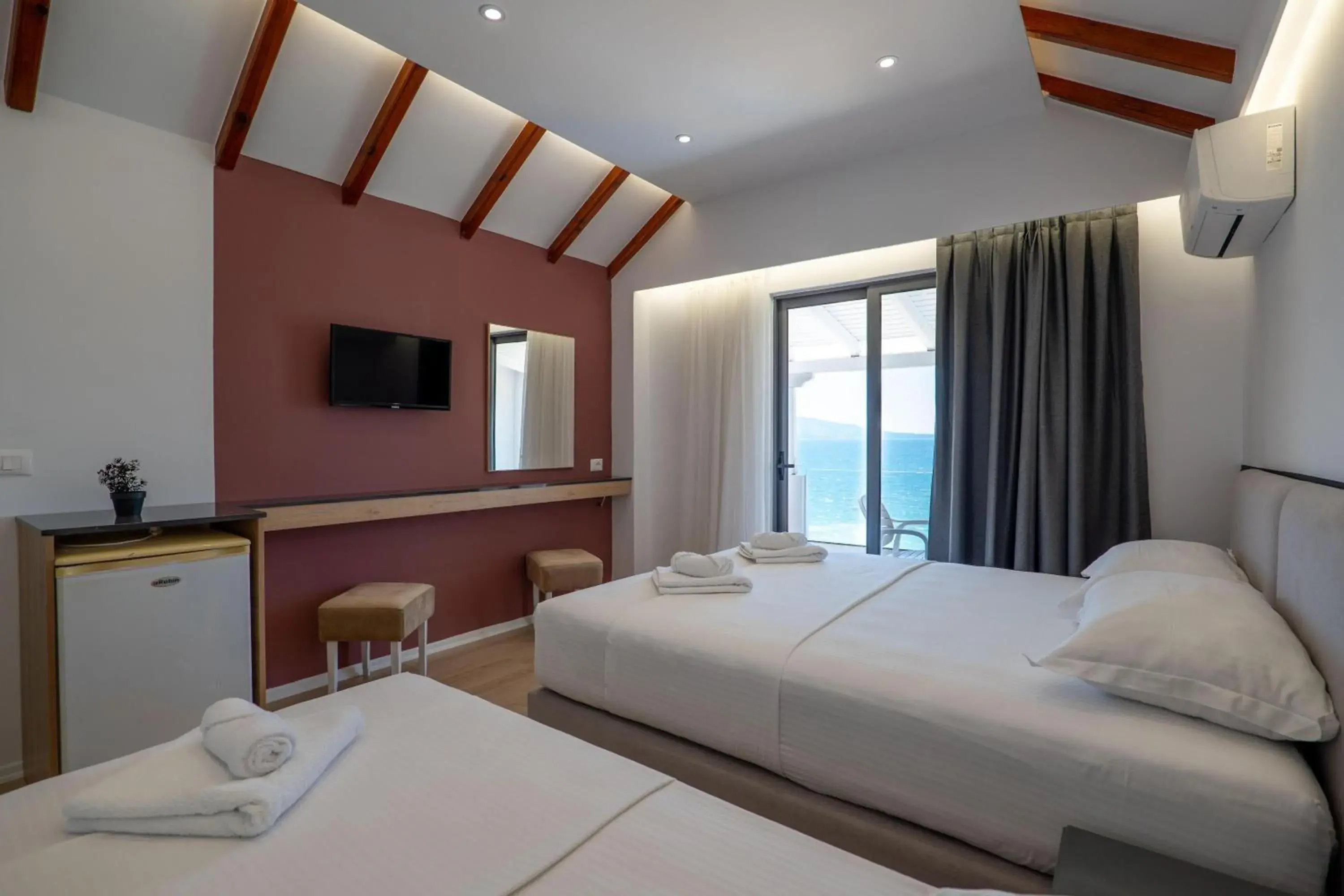 Triple Room with Sea View in Hotel Emblem Triple Room with Sea View in Hotel Emblem