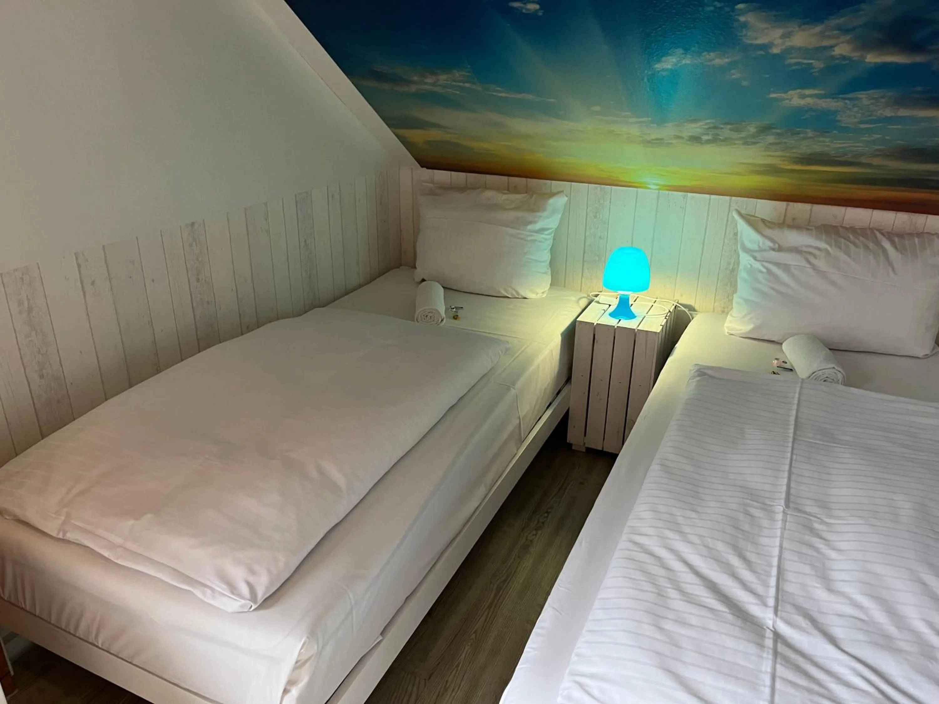 Photo of the whole room, Bed in mybrand boardinghouse Volksdorf Self Check-in -free parking