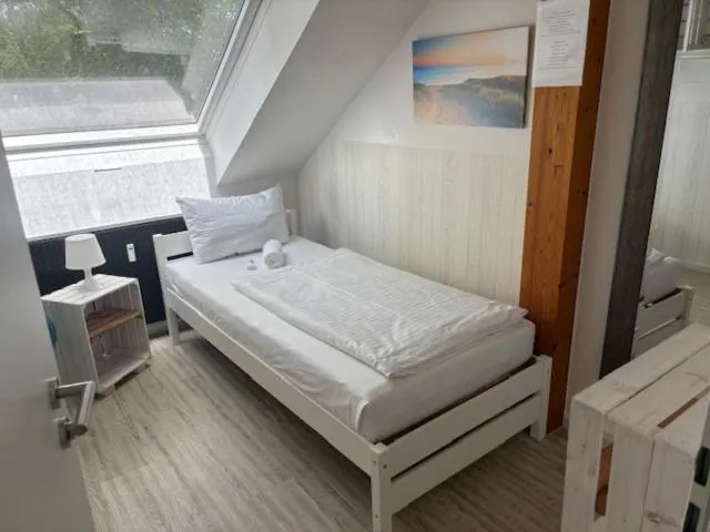 Photo of the whole room, Bed in mybrand boardinghouse Volksdorf Self Check-in -free parking