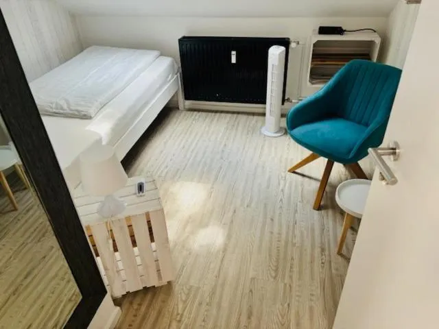 Photo of the whole room, Bed in mybrand boardinghouse Volksdorf Self Check-in -free parking