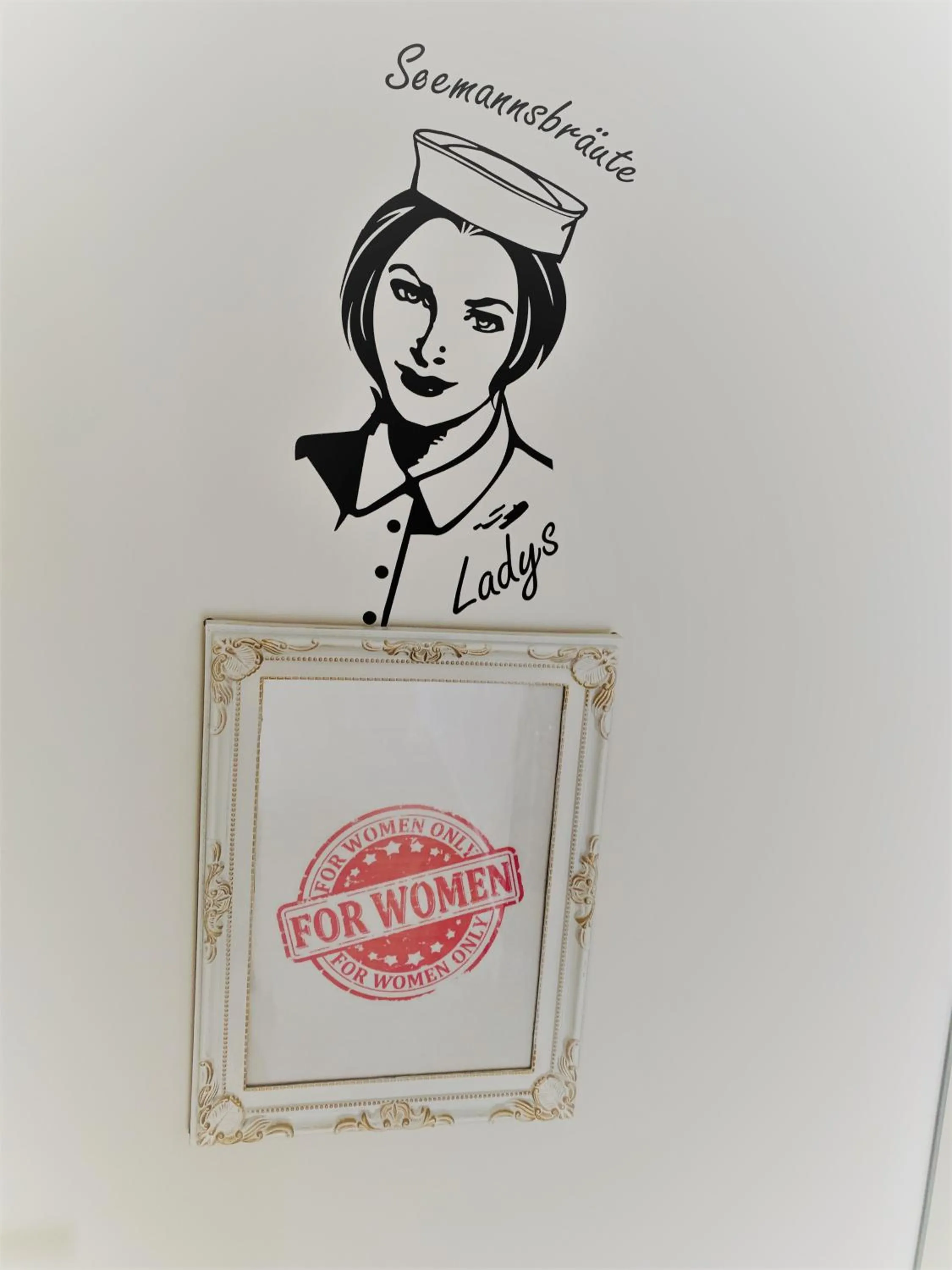 Property building in mybrand boardinghouse Volksdorf Self Check-in -free parking