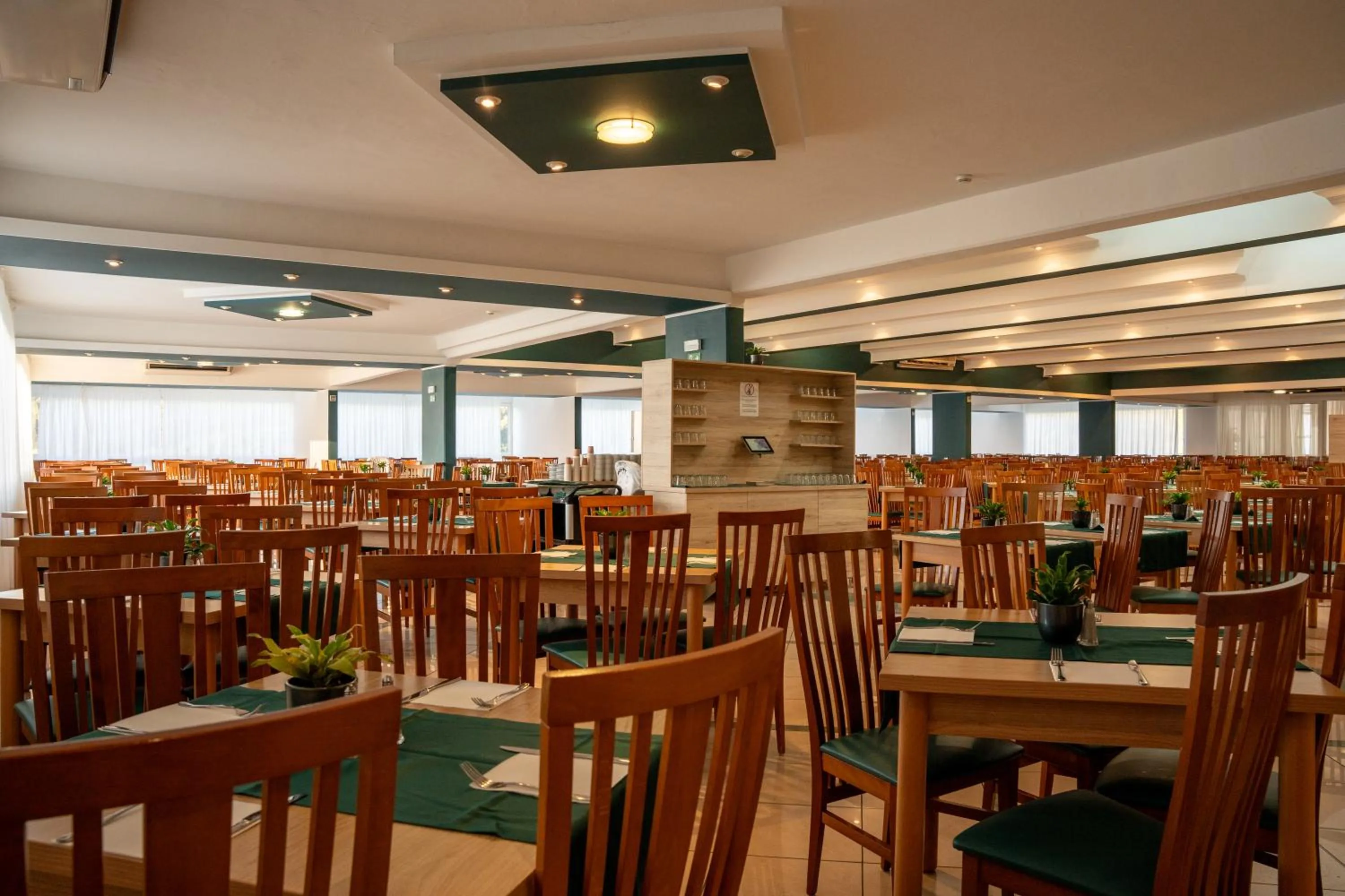 Restaurant/places to eat in MASLINICA Narcis Hotel