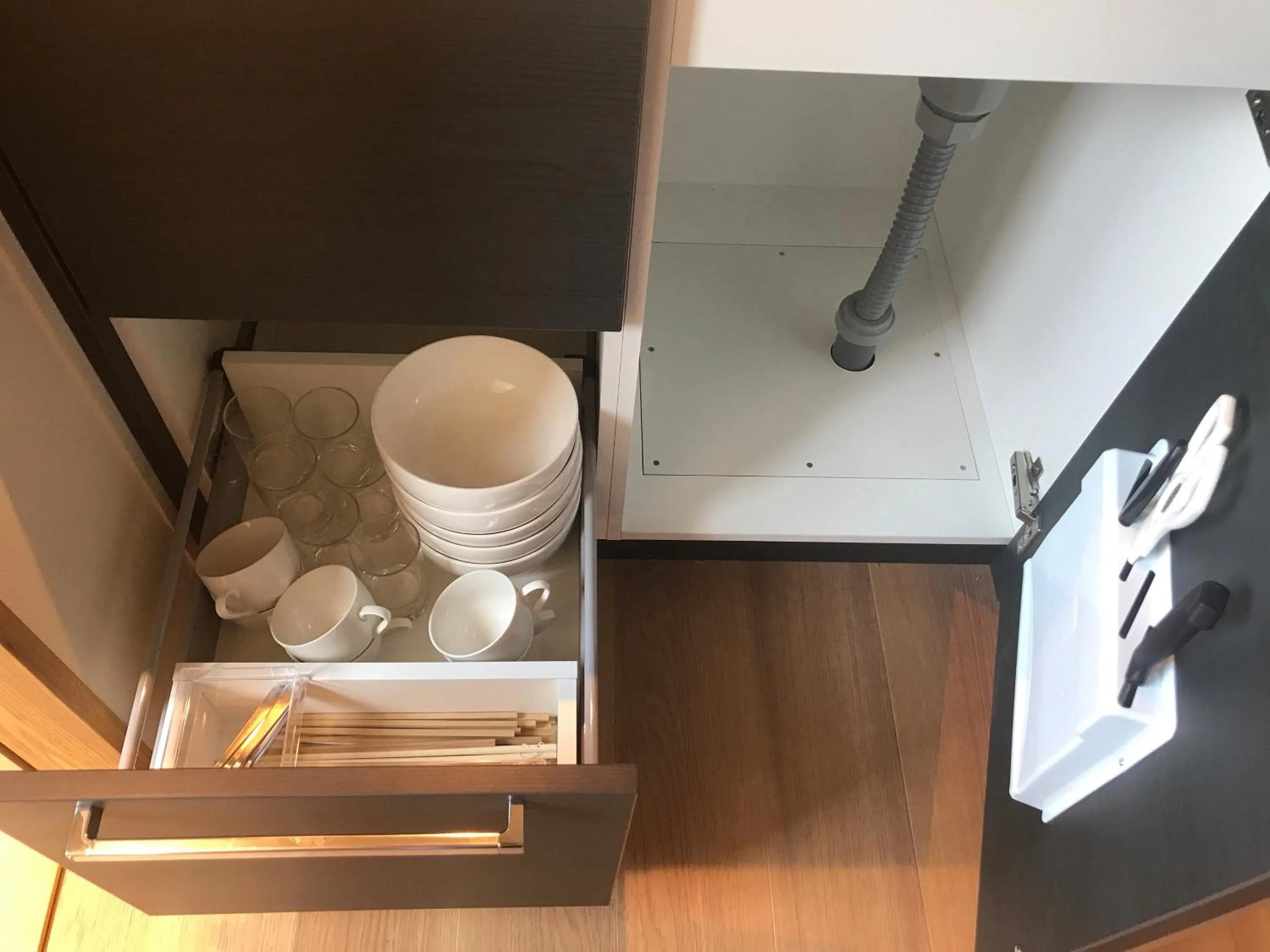 Communal kitchen in Shiki Shiki Higashiyama