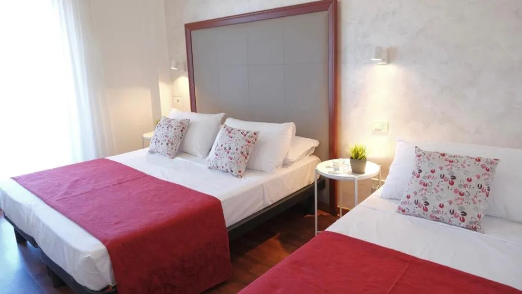 Bedroom, Bed in Hotel Imperiale