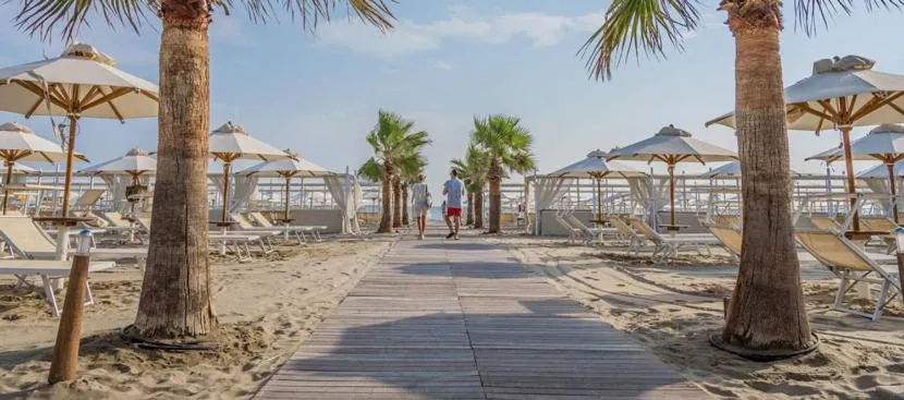 Beach in Riccione Beach Hotel - Enjoy your Summer -Beach Village incluso