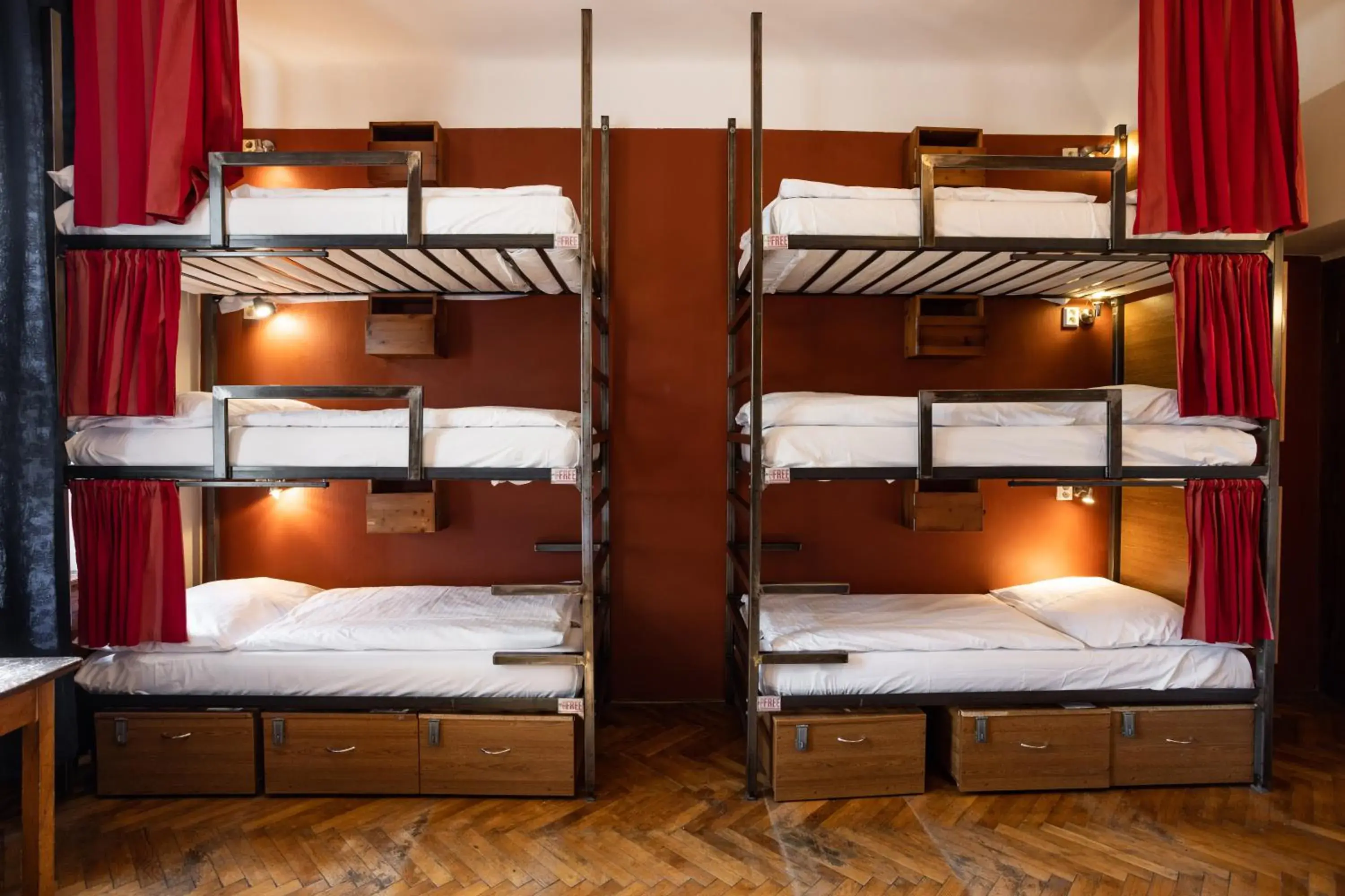 Bunk Bed in 12-Bed Mixed Dormitory in Sir Toby's Hostel Bunk Bed in 12-Bed Mixed Dormitory in Sir Toby's Hostel