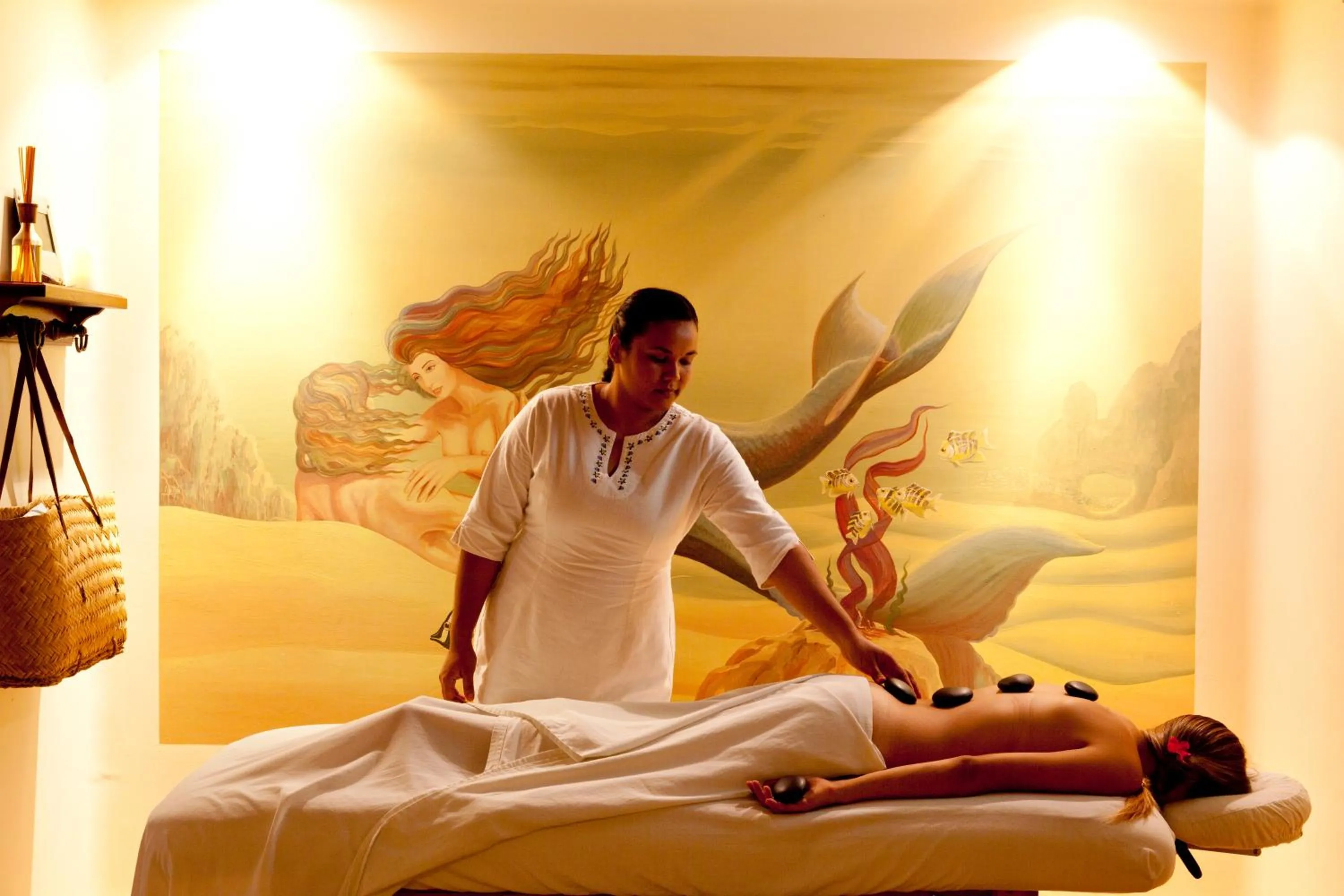 Massage in Cabo Surf Hotel