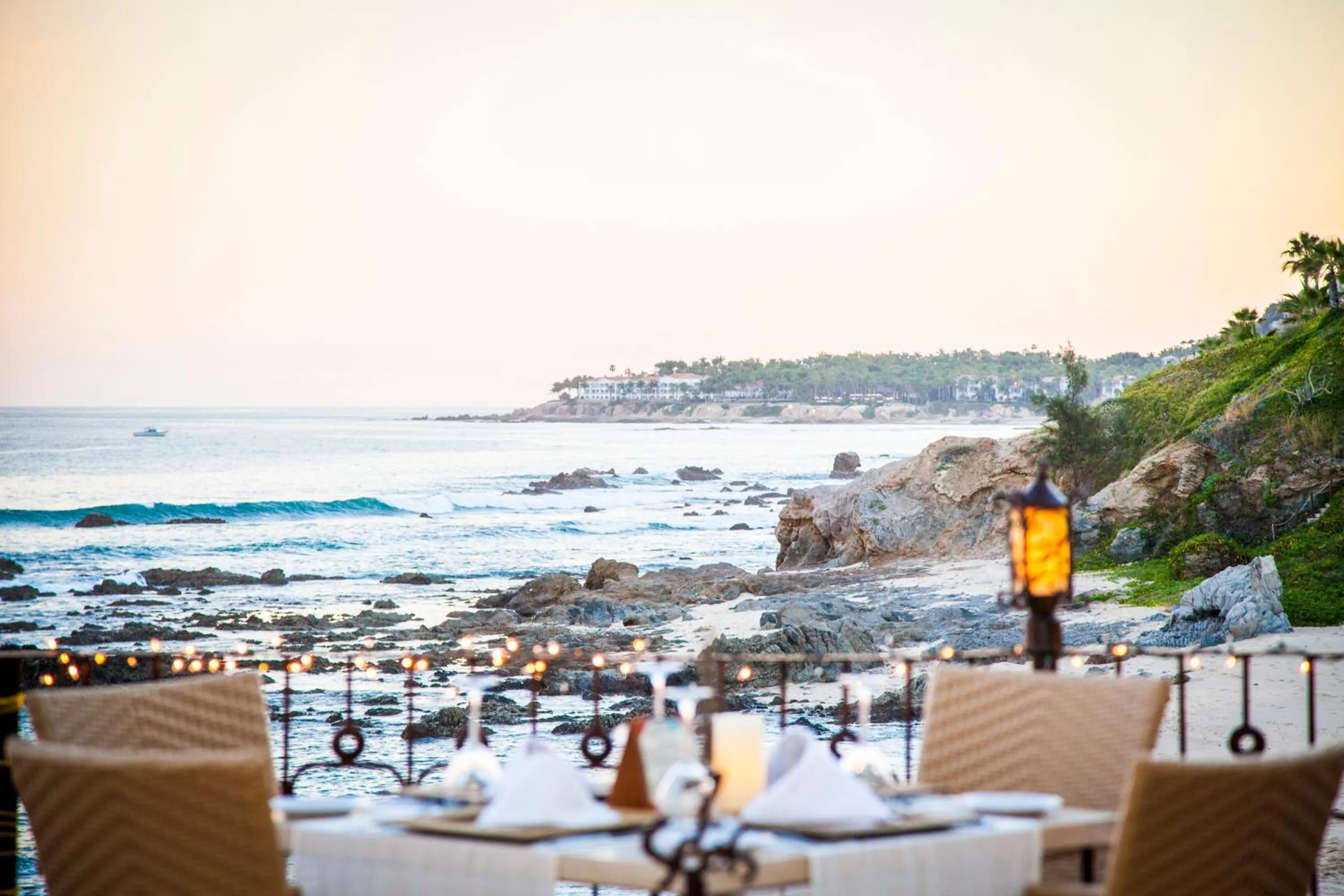 Restaurant/places to eat in Cabo Surf Hotel