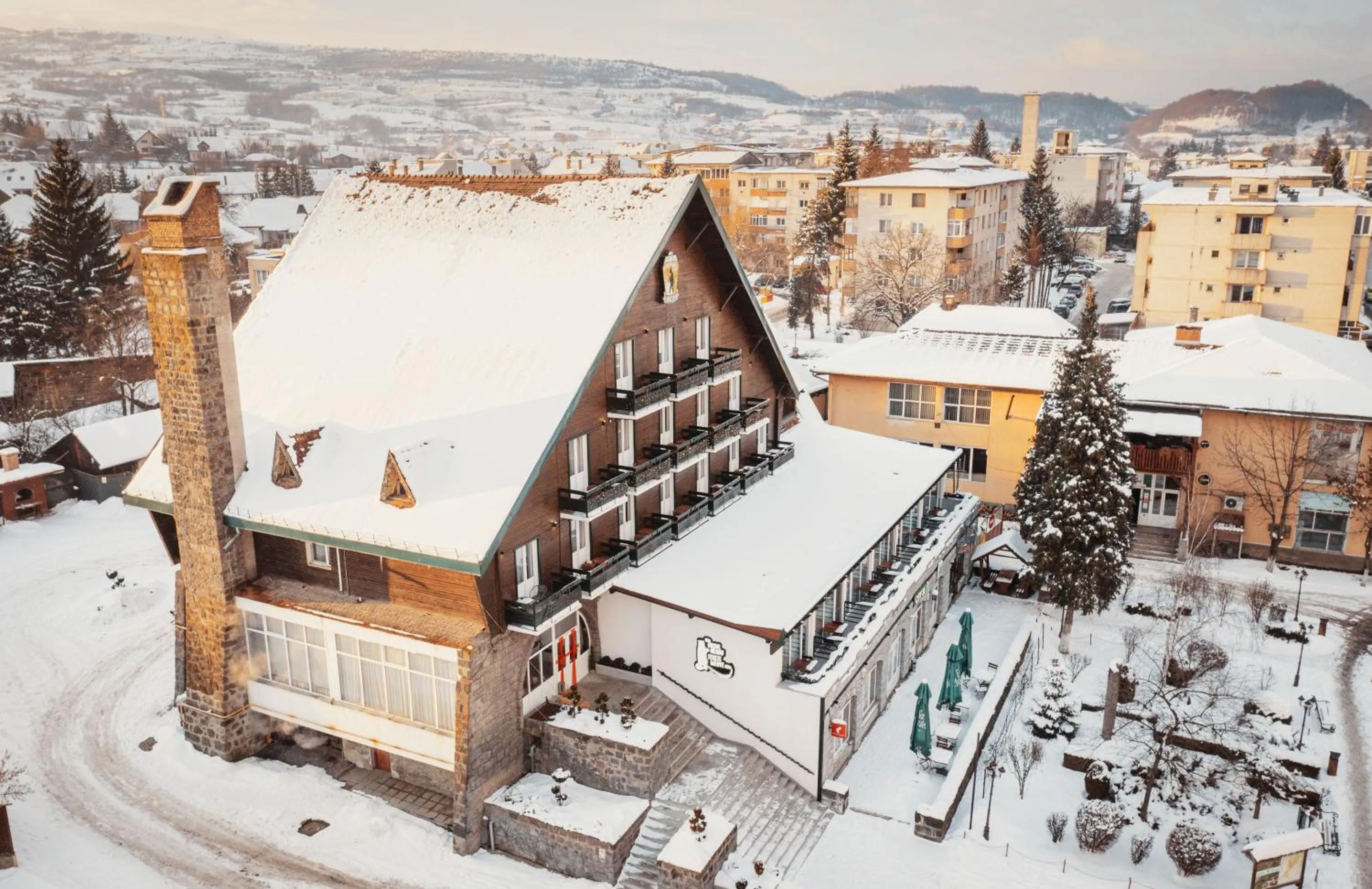 Property building in Vila Ursul Negru