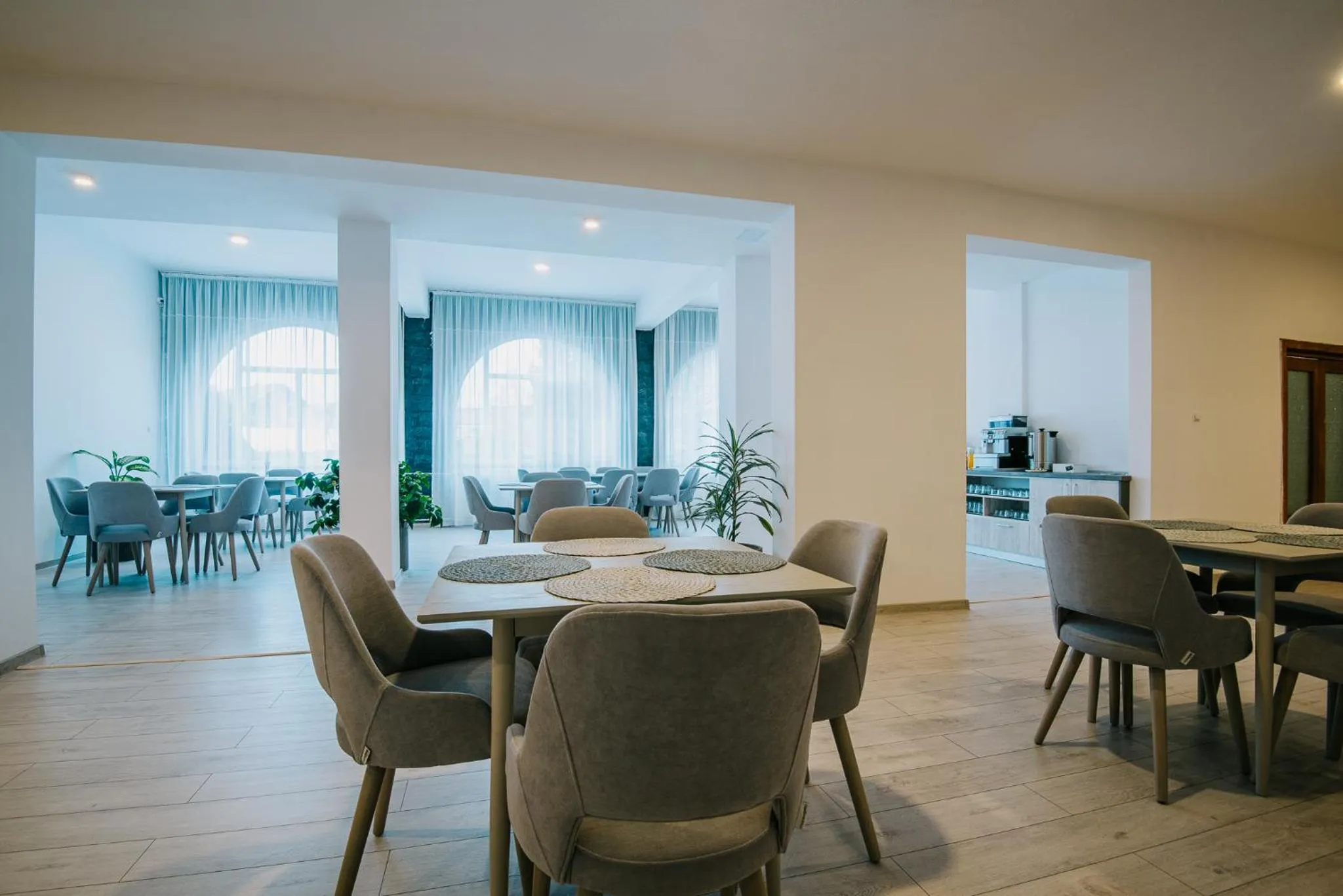 Dining area in Vila Ursul Negru