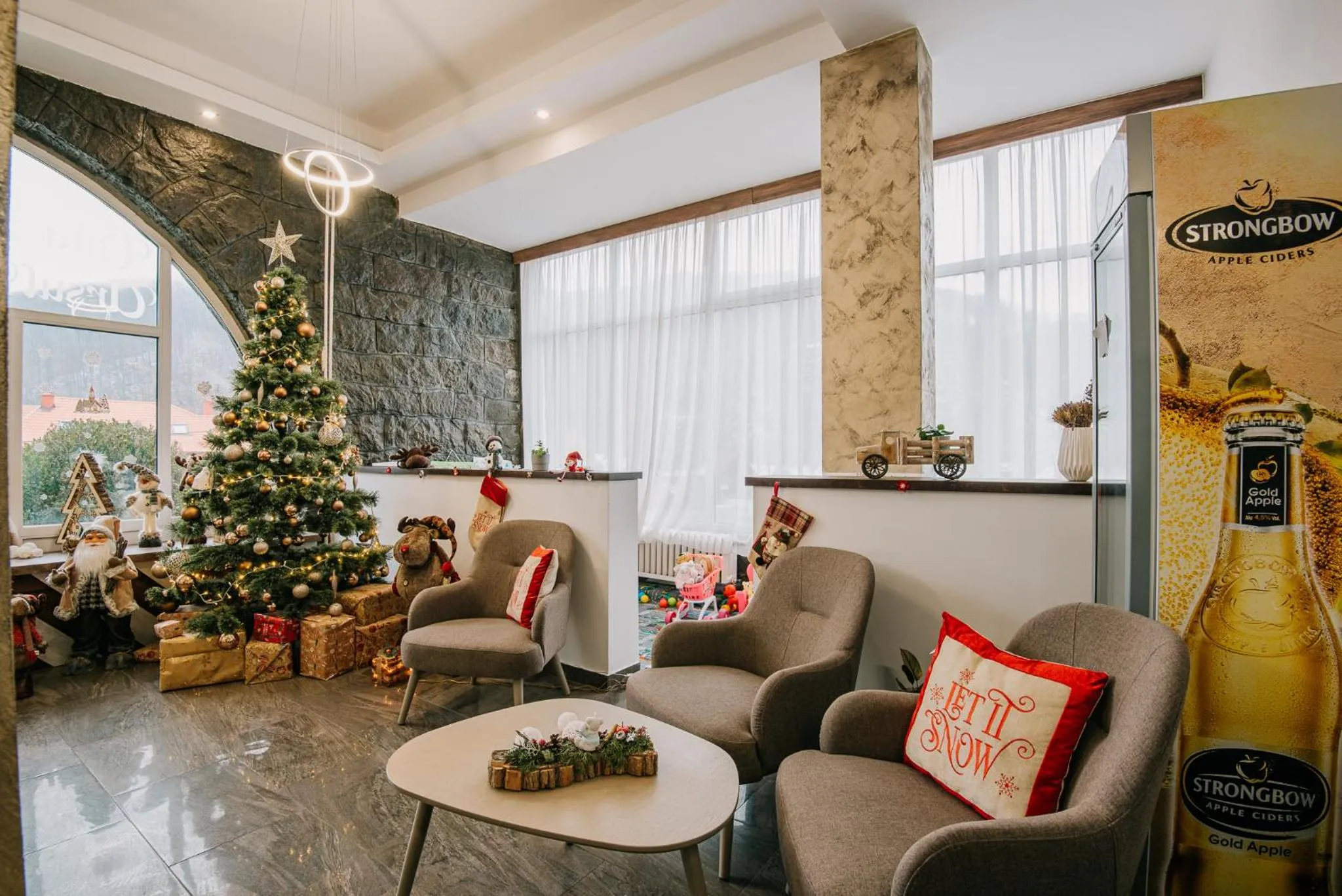 Facade/entrance in Vila Ursul Negru