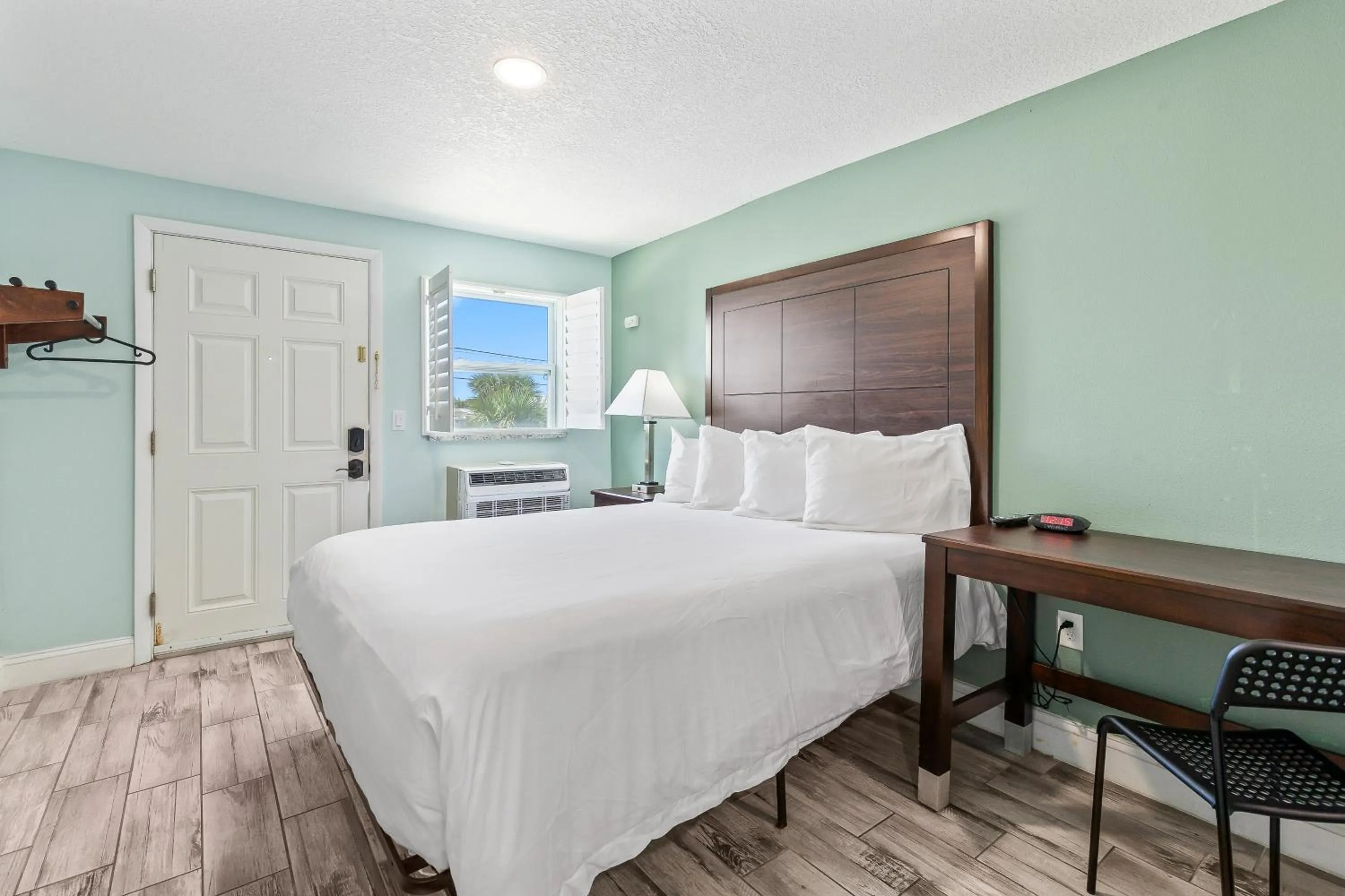 Bed in Atlantic Shores Motel