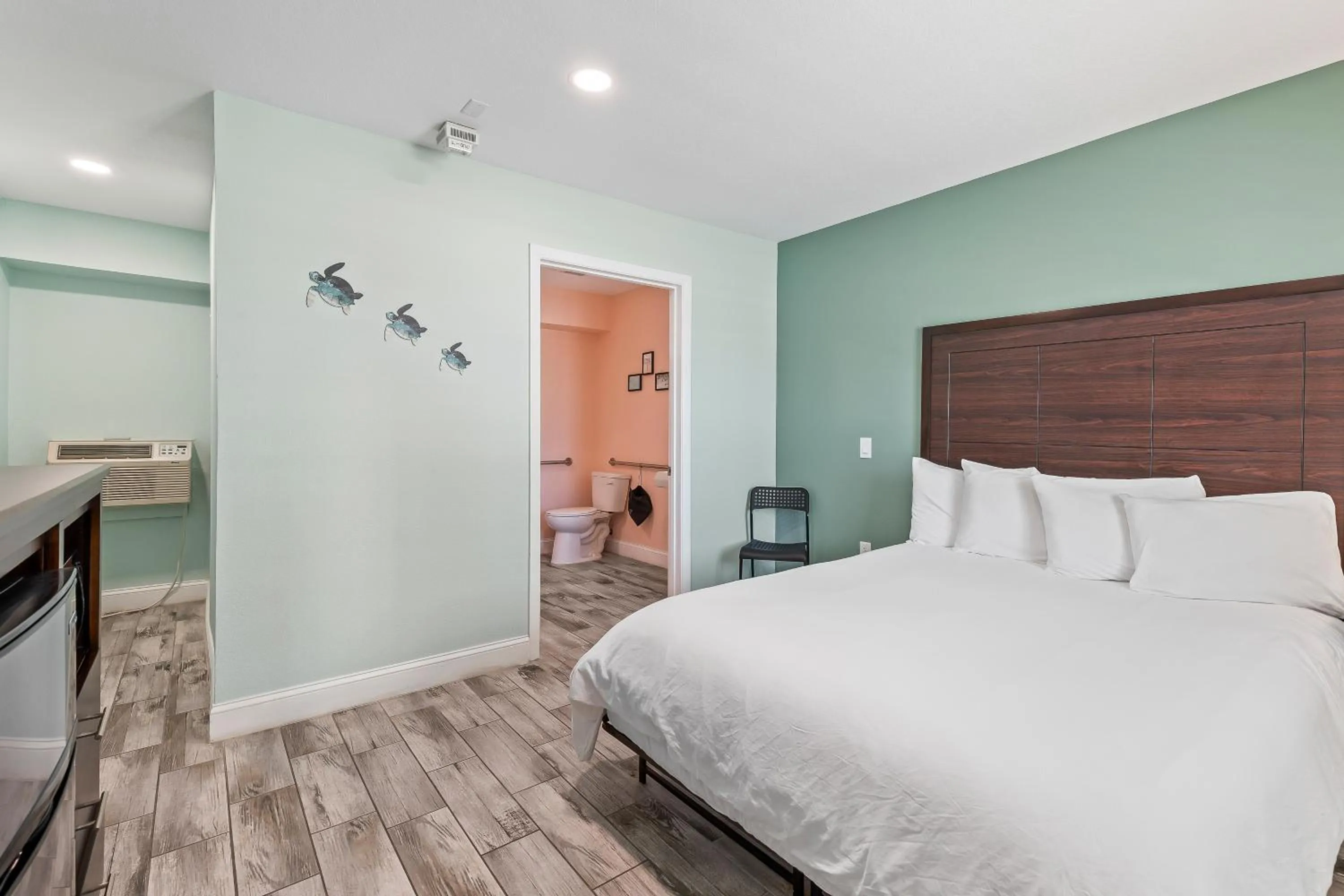 Bed in Atlantic Shores Motel