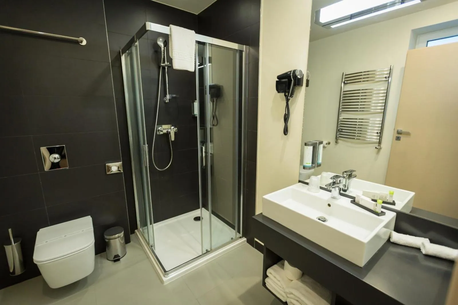 Bathroom in Belfort Hotel