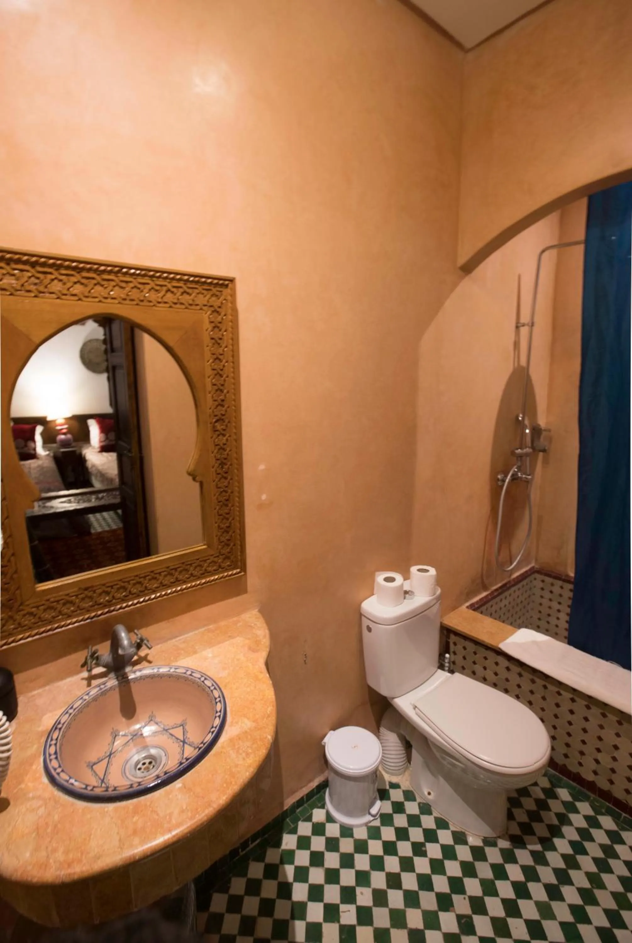 Shower in Dar Fes Medina Ziat