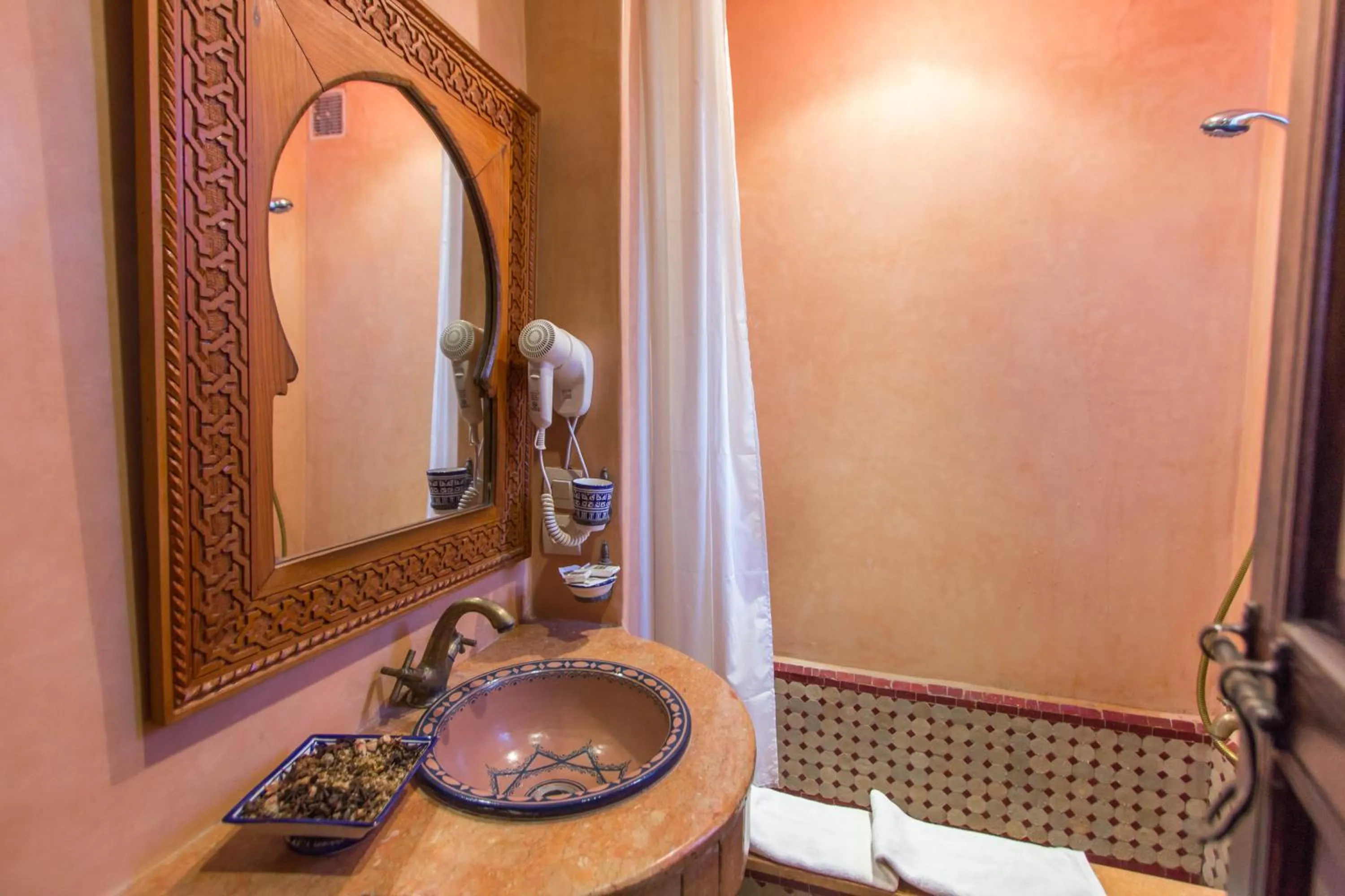 Bathroom in Dar Fes Medina Ziat