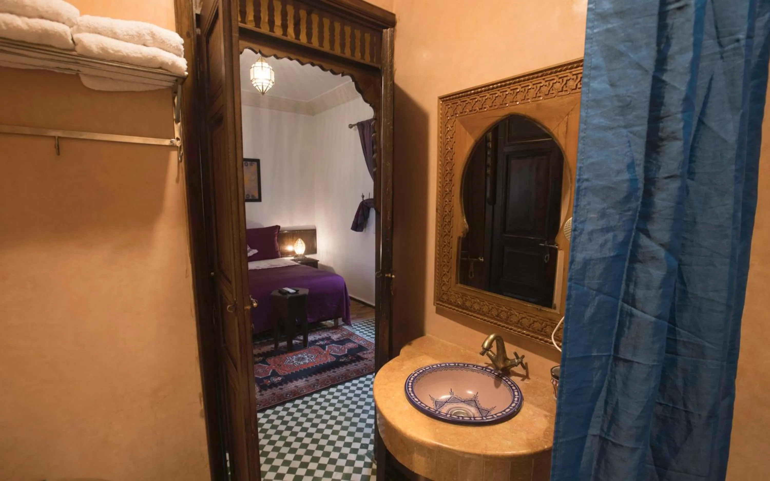 Bed in Dar Fes Medina Ziat