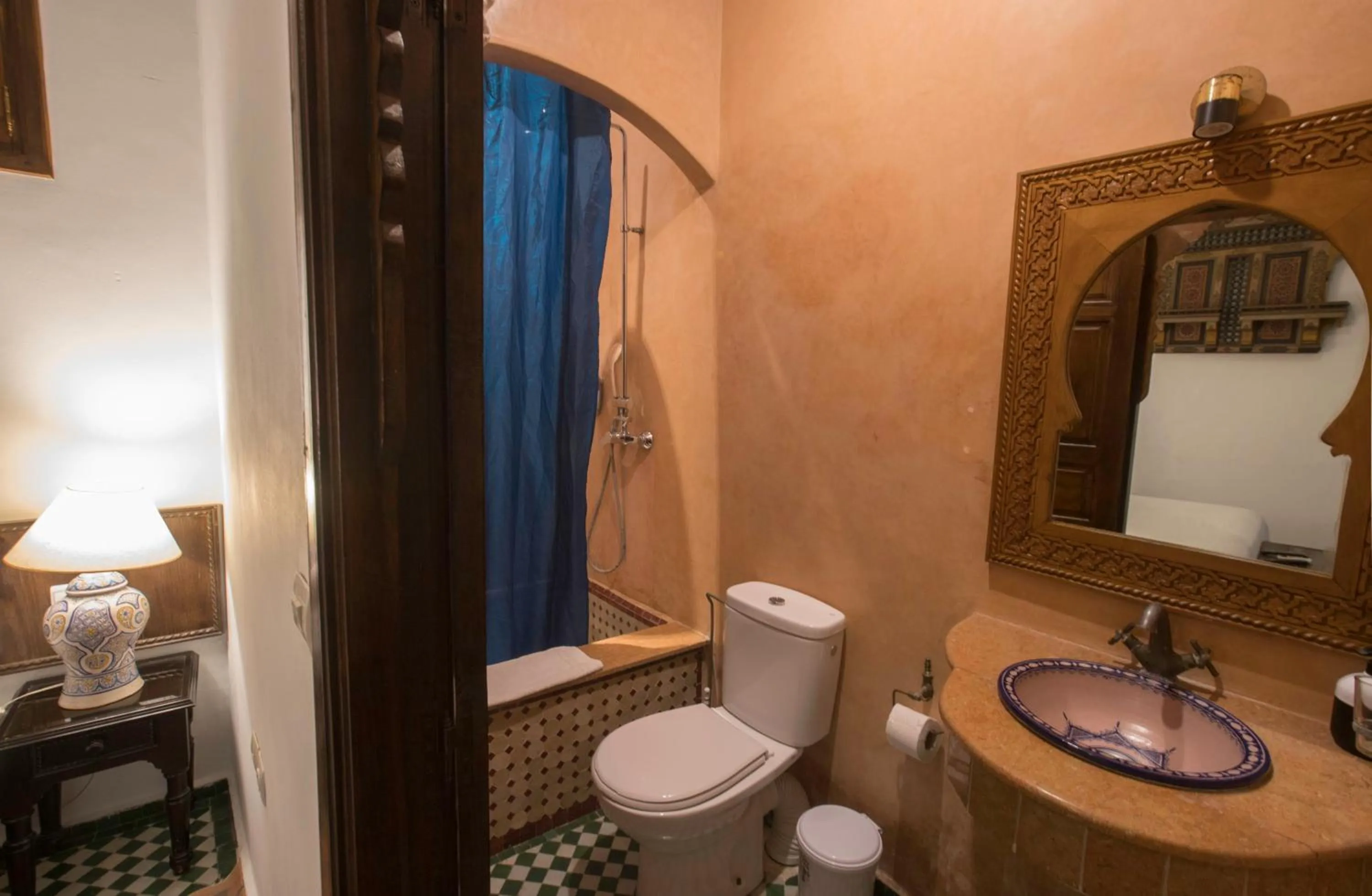 Shower in Dar Fes Medina Ziat