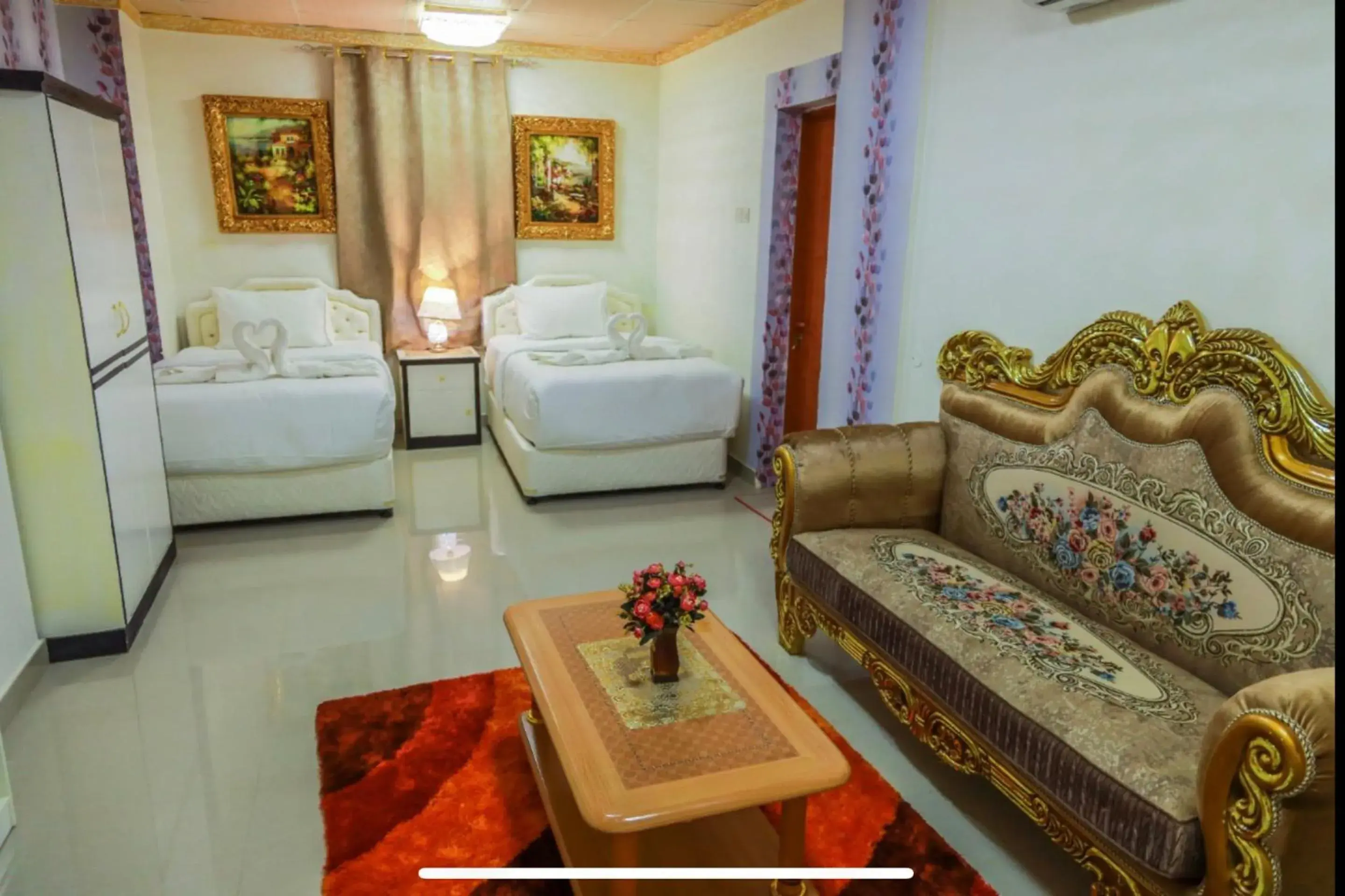 Deluxe Double Room in Capital O 141 Golden Rays Hotel Deluxe Double Room in Capital O 141 Golden Rays Hotel